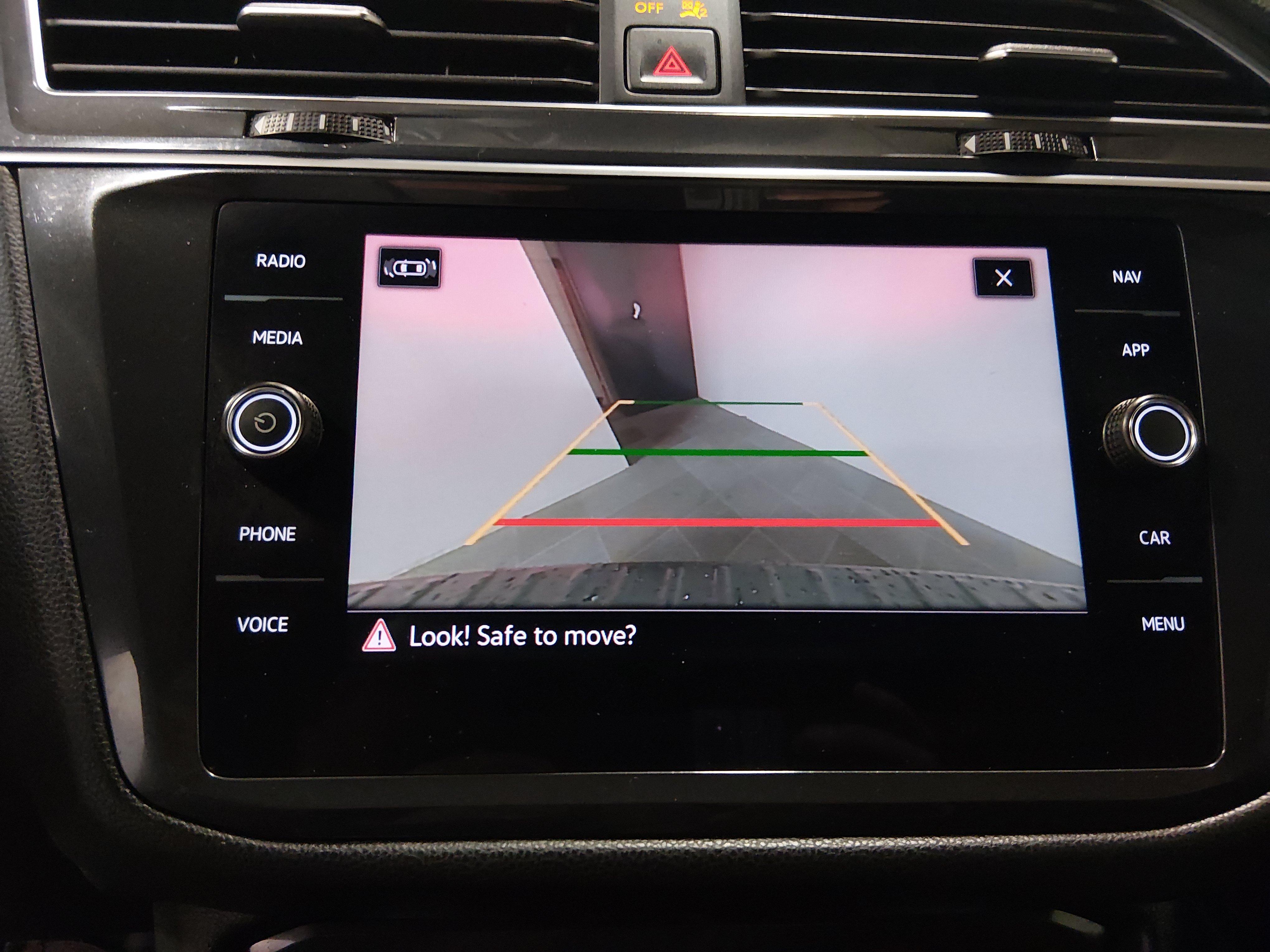 2023 Volkswagen Tiguan SEL R-LINE - Photo 16
