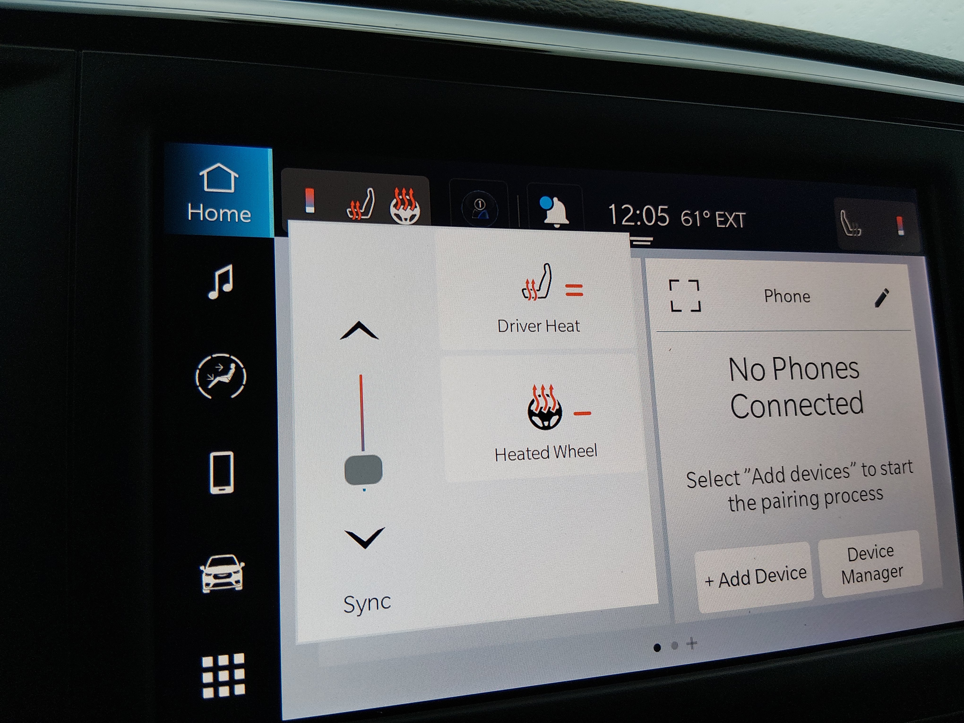 2023 Chrysler Voyager LX - Photo 18
