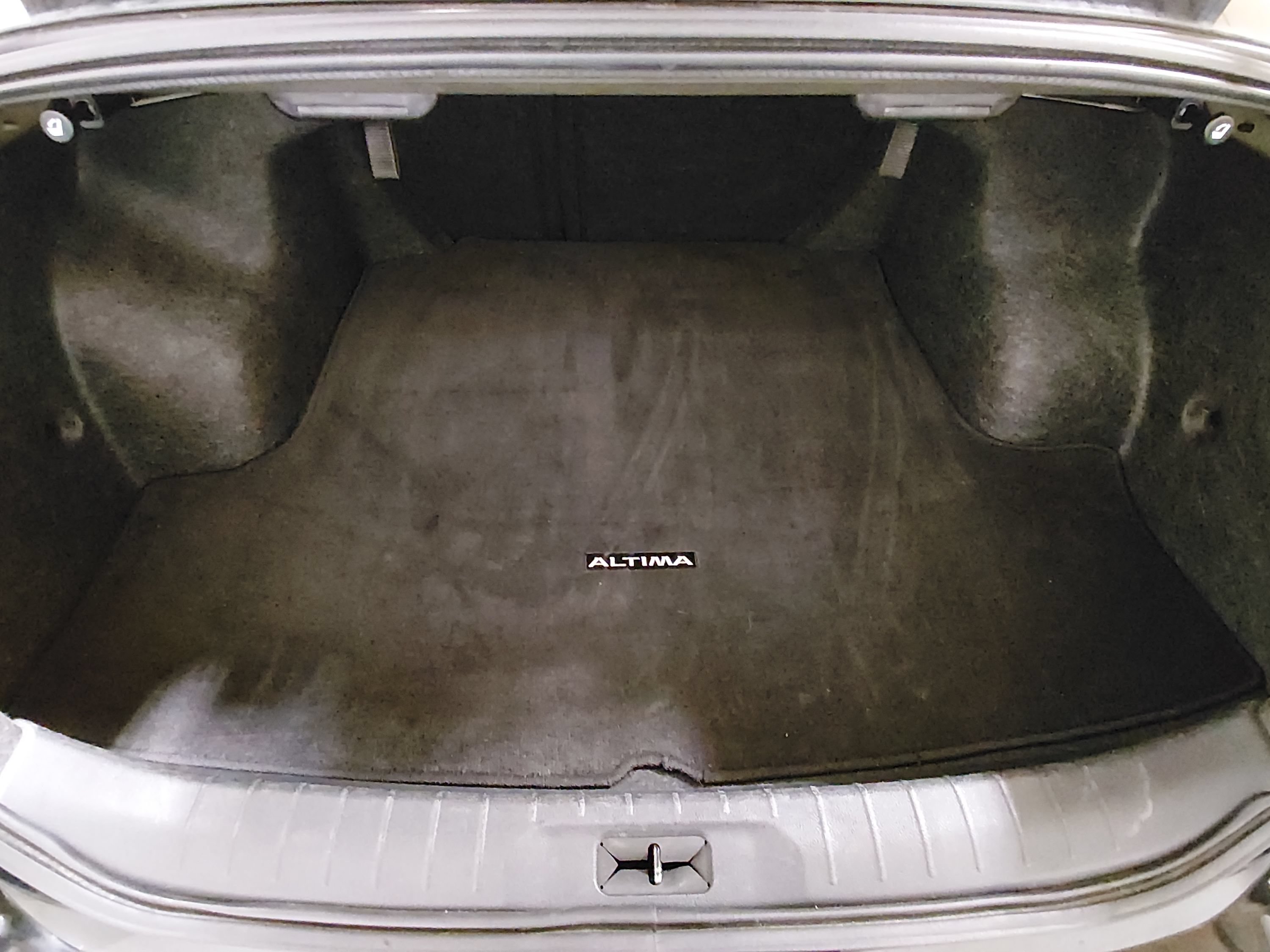 2025 Nissan Altima SV - Photo 11