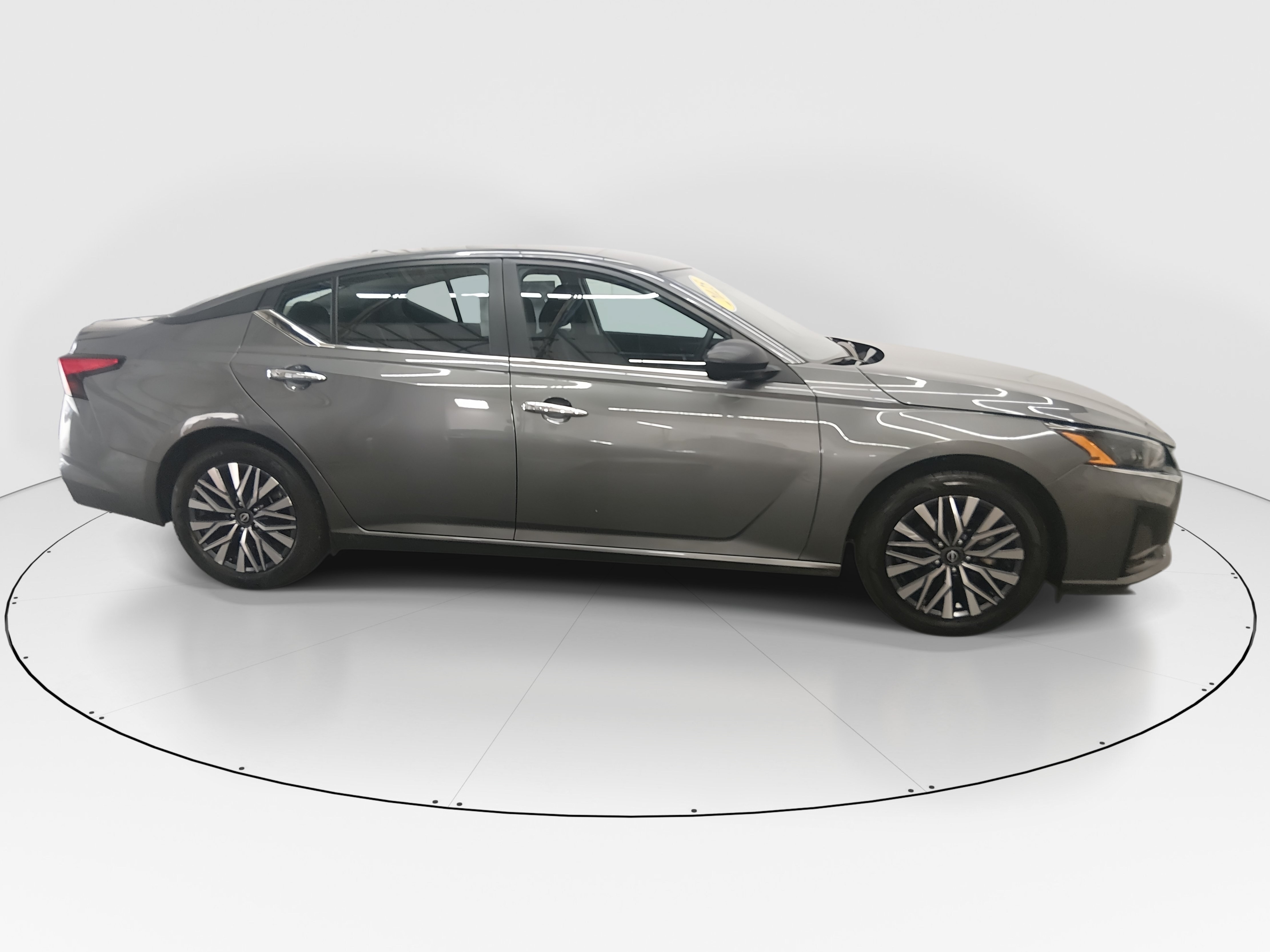 2025 Nissan Altima SV - Photo 8