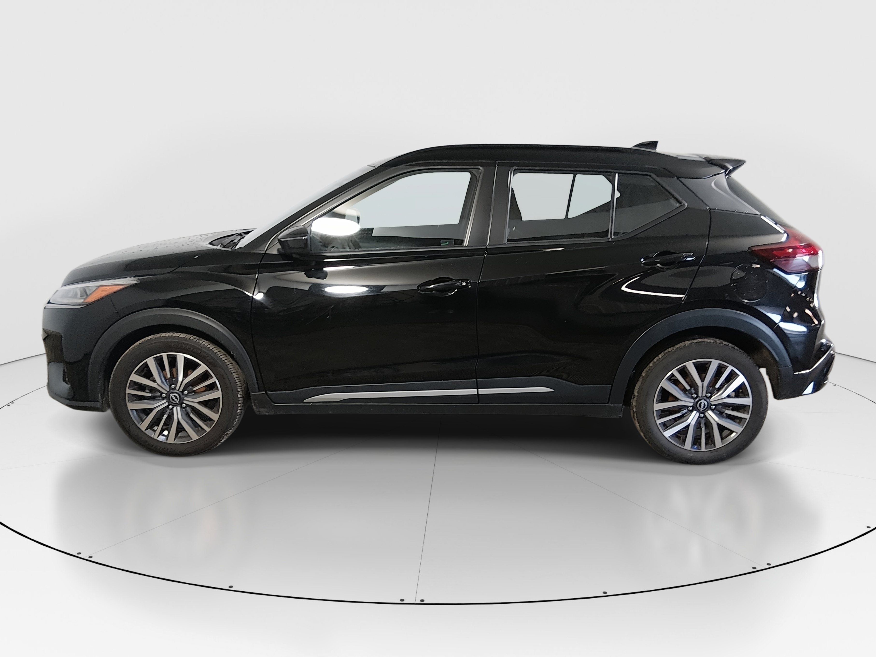 2024 Nissan Kicks SR - Photo 4