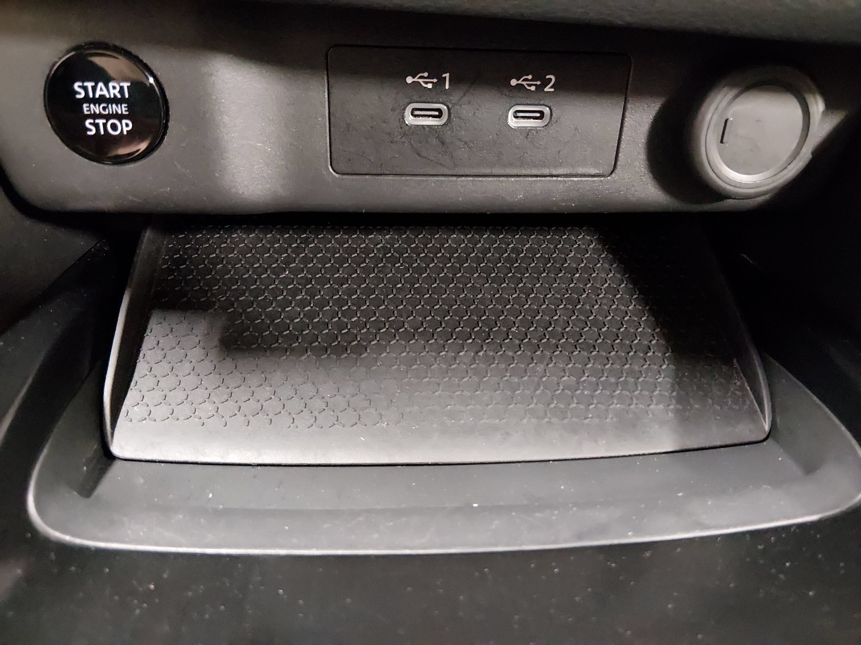 2025 Nissan Rogue SV - Photo 17