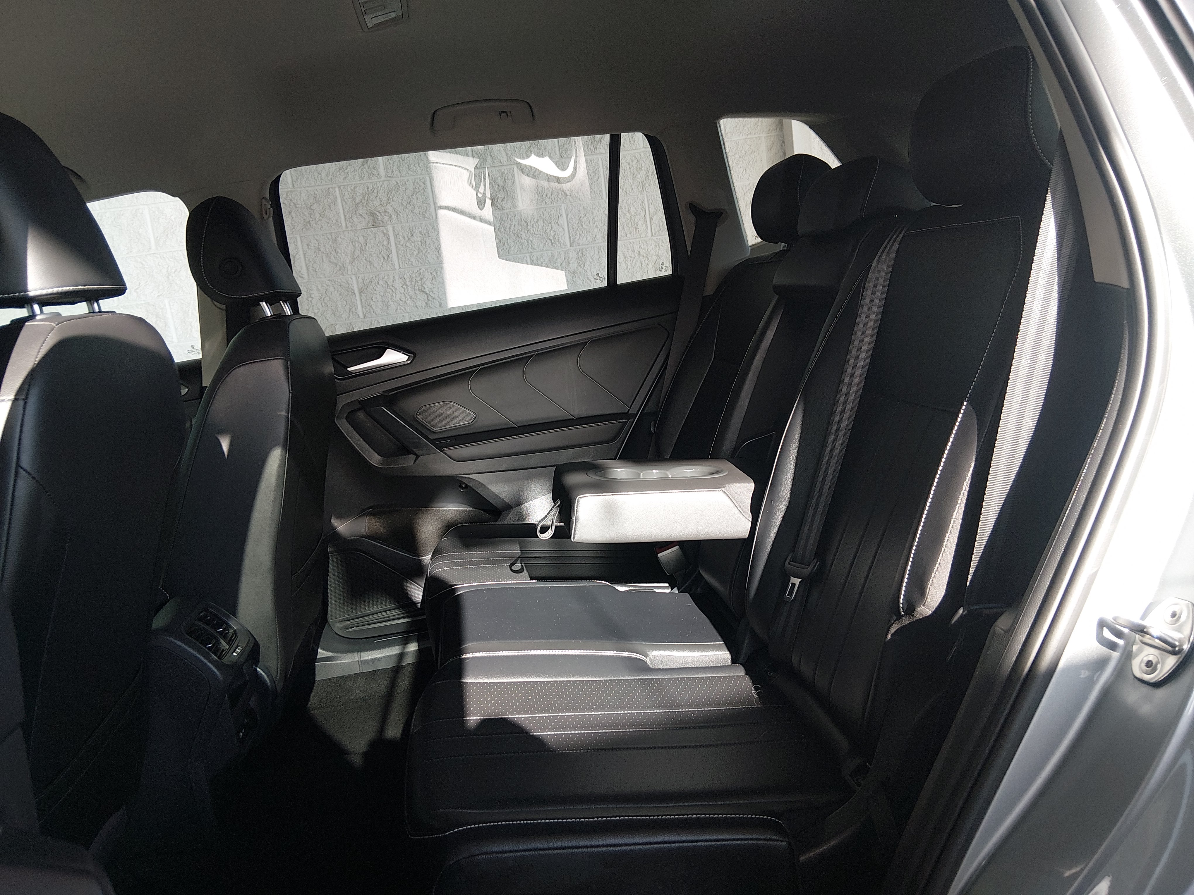 2024 Volkswagen Tiguan SE - Photo 11