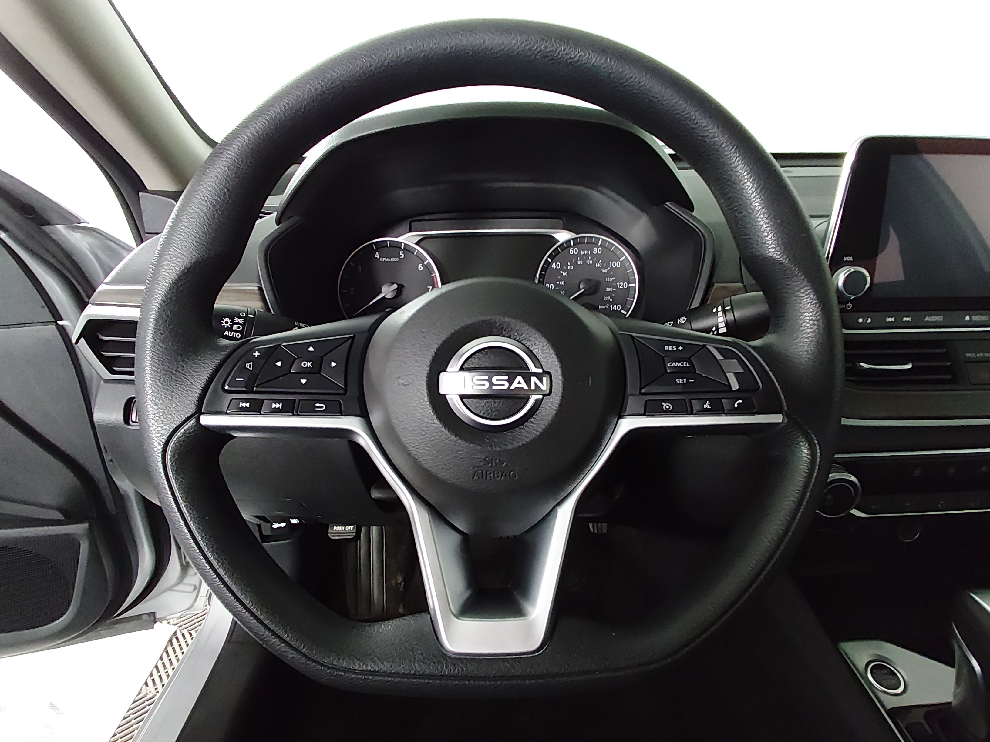 2024 Nissan Altima SV - Photo 12