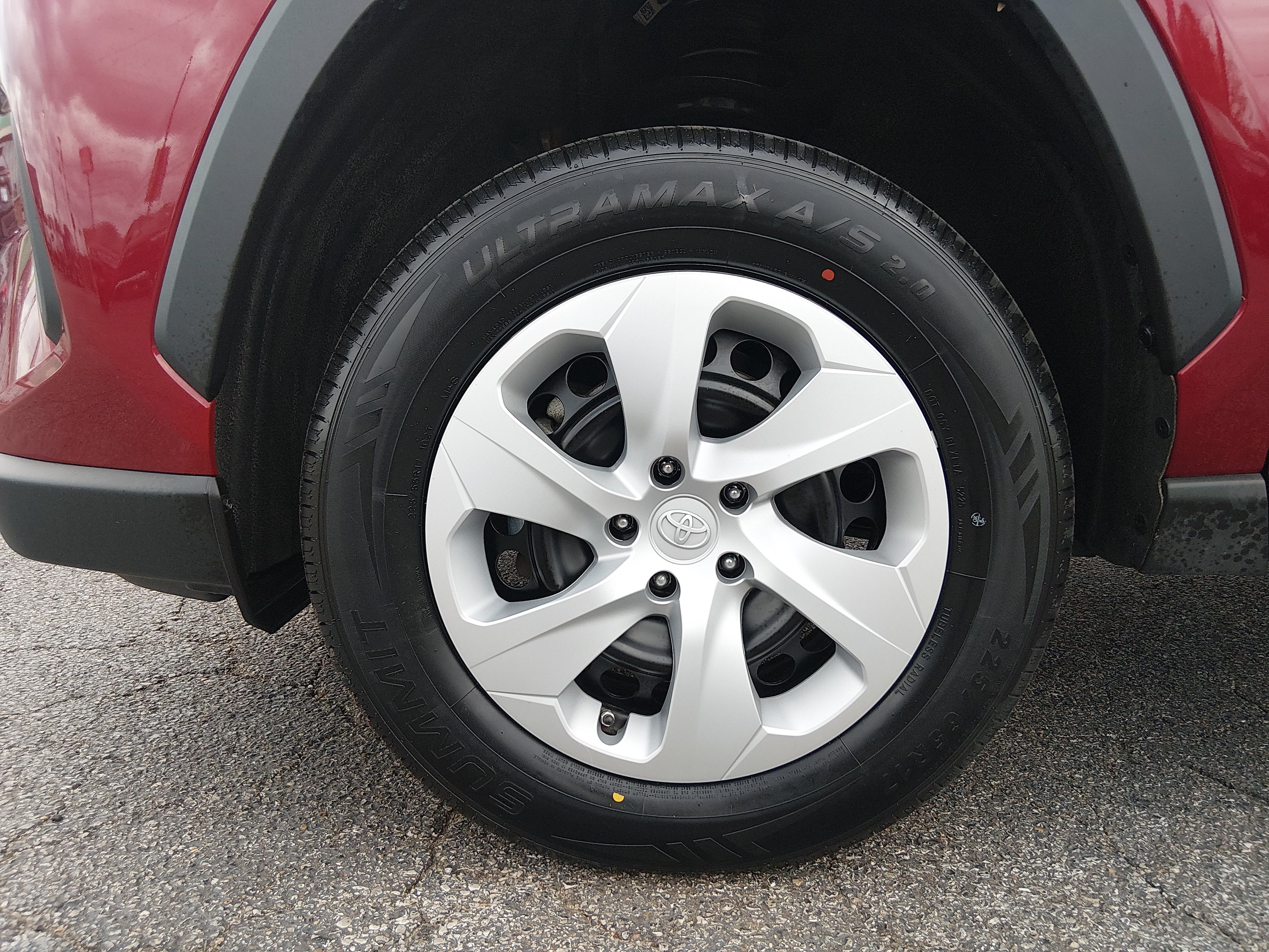 2023 Toyota RAV4 LE - Photo 10