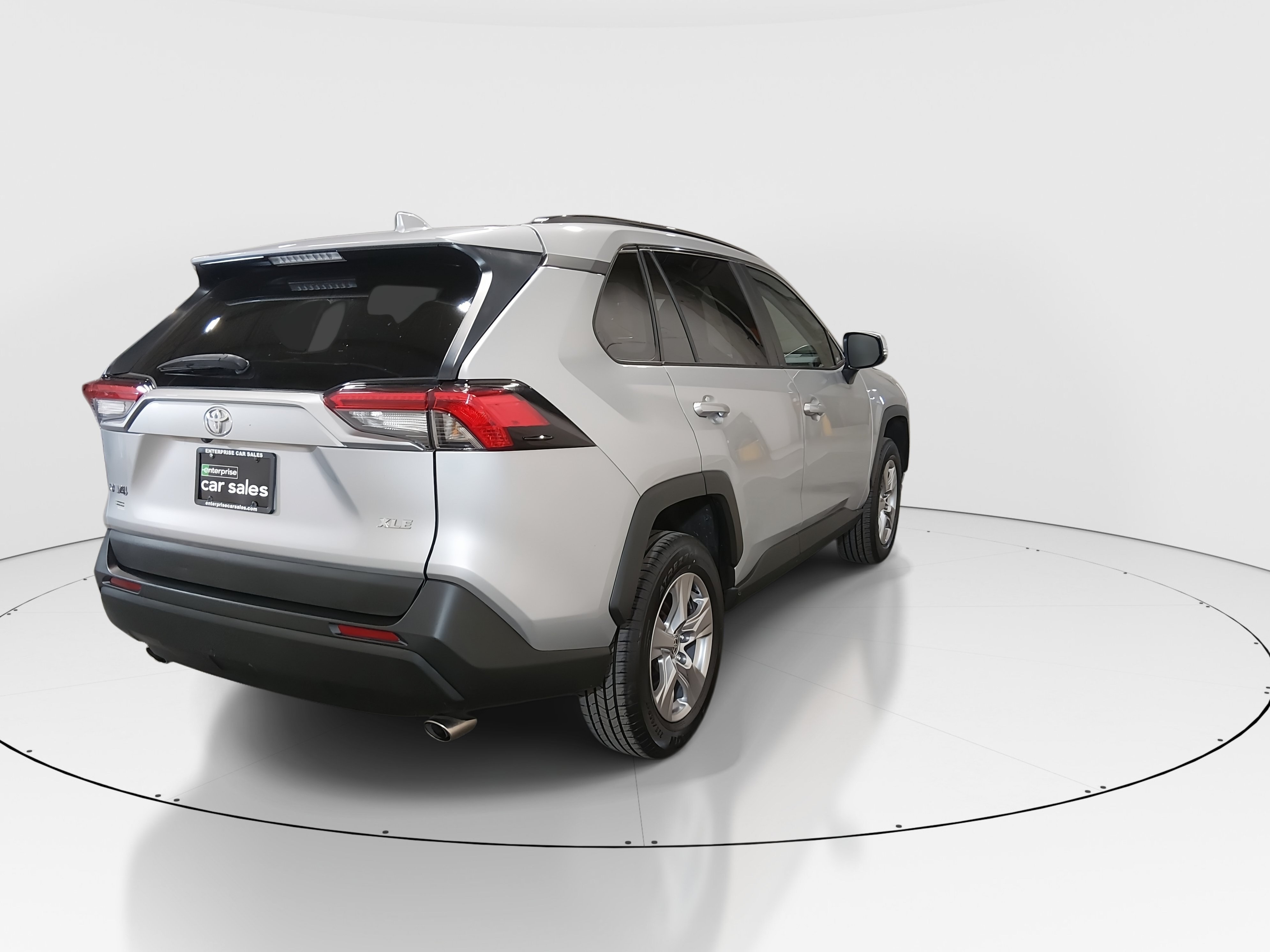2024 Toyota RAV4 XLE - Photo 7
