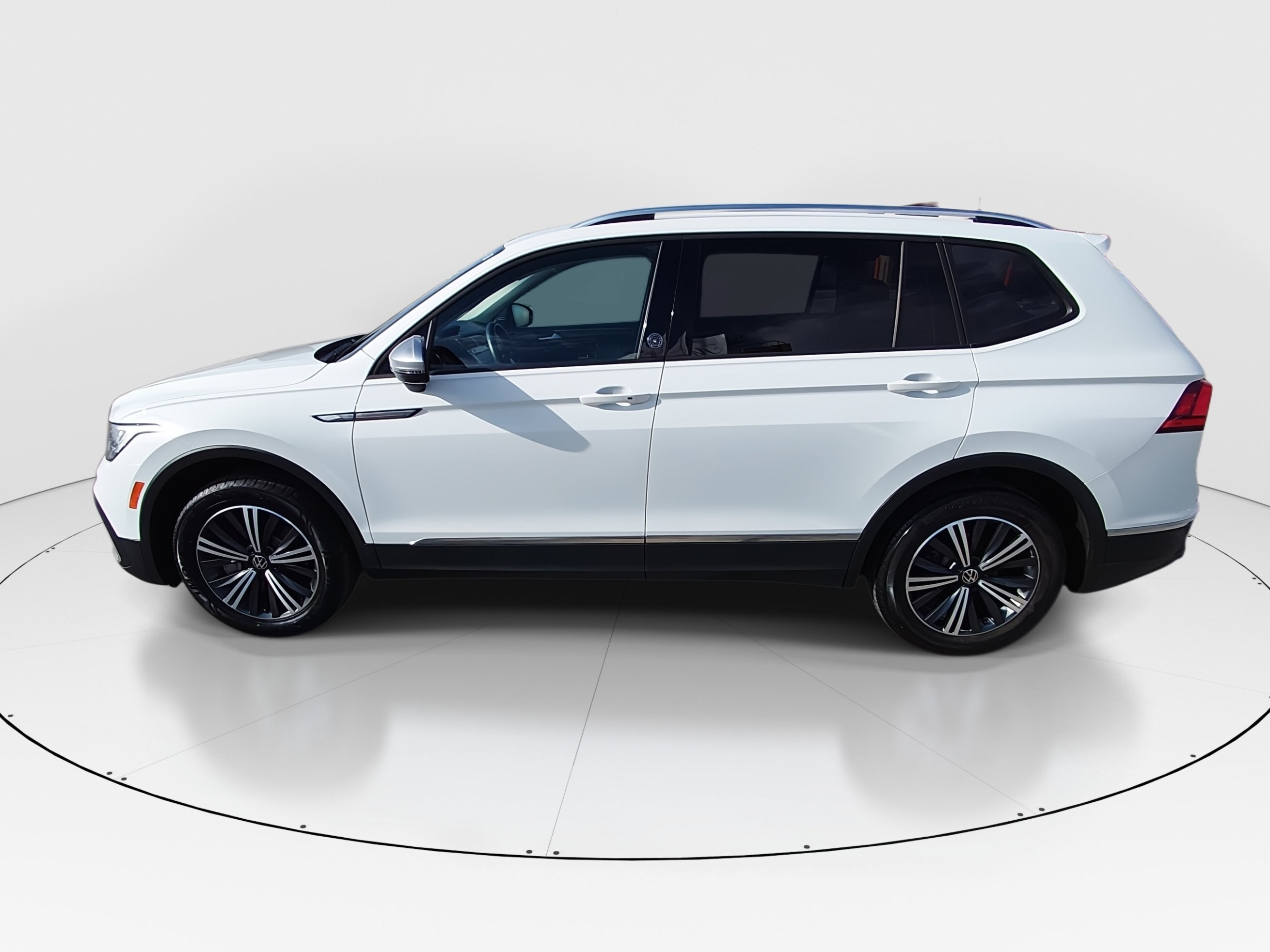2024 Volkswagen Tiguan Wolfsburg Edition - Photo 4