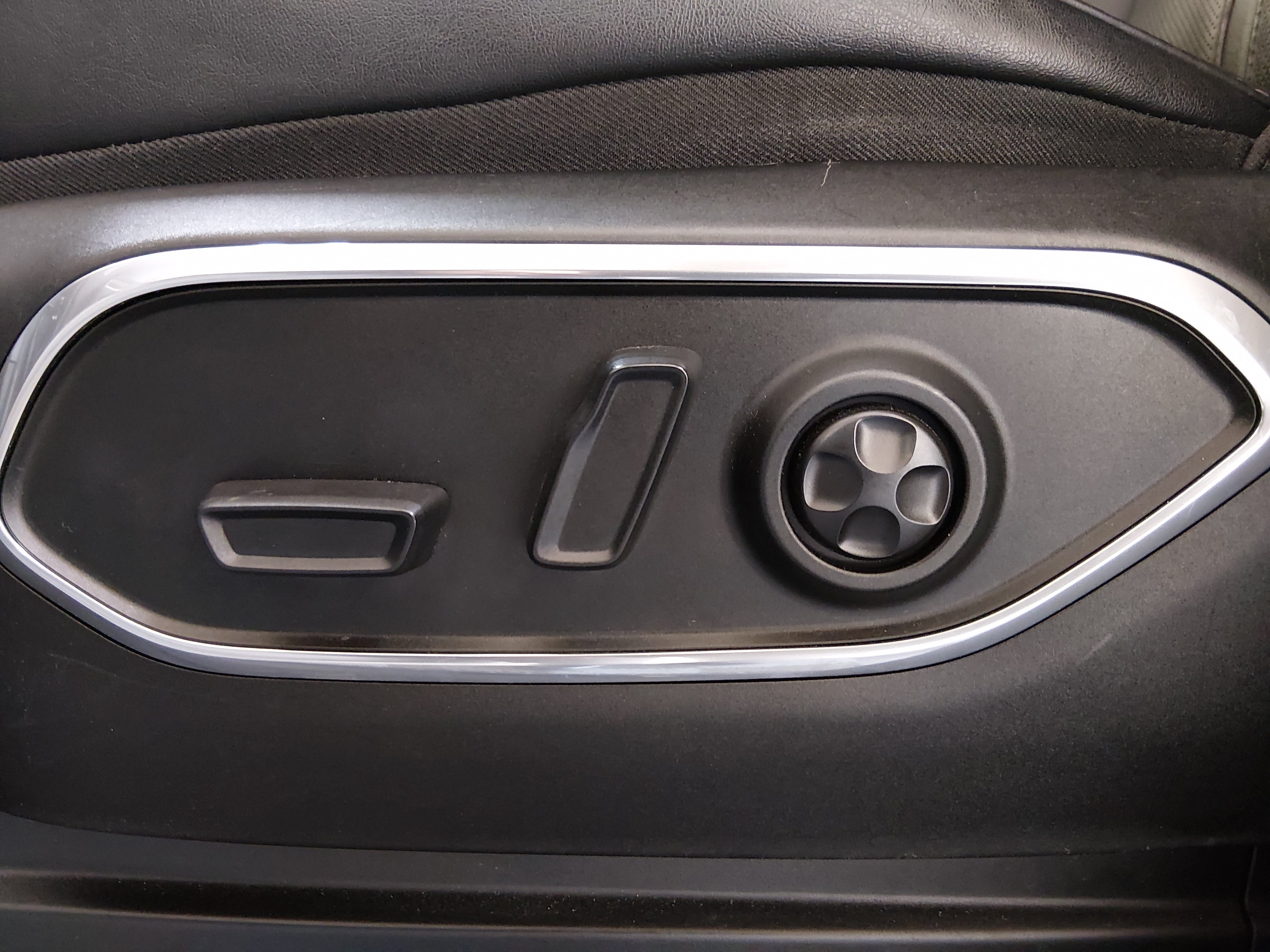 2023 Jeep Wagoneer L Series III - Photo 22