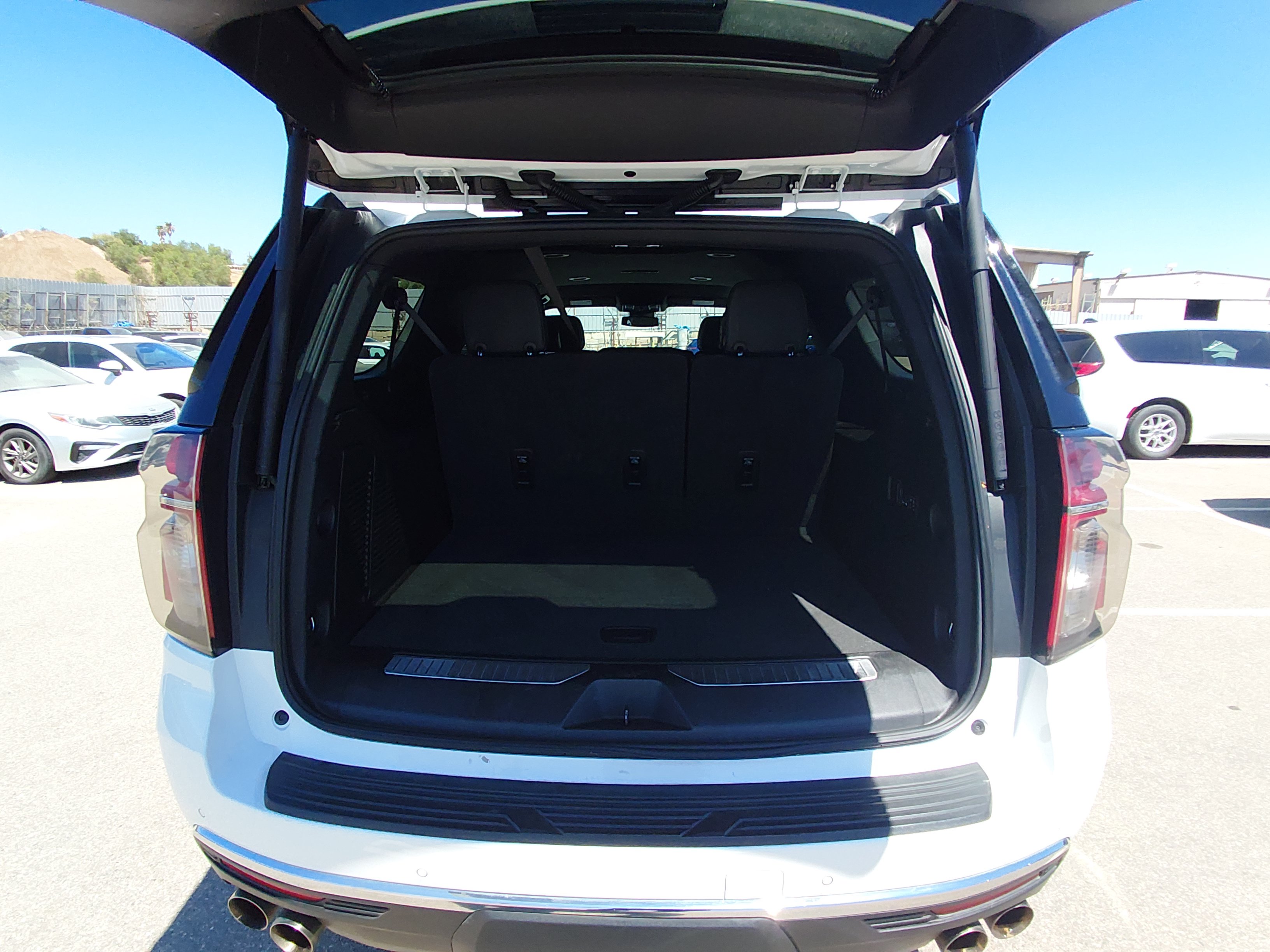 2024 Chevrolet Suburban Premier - Photo 11