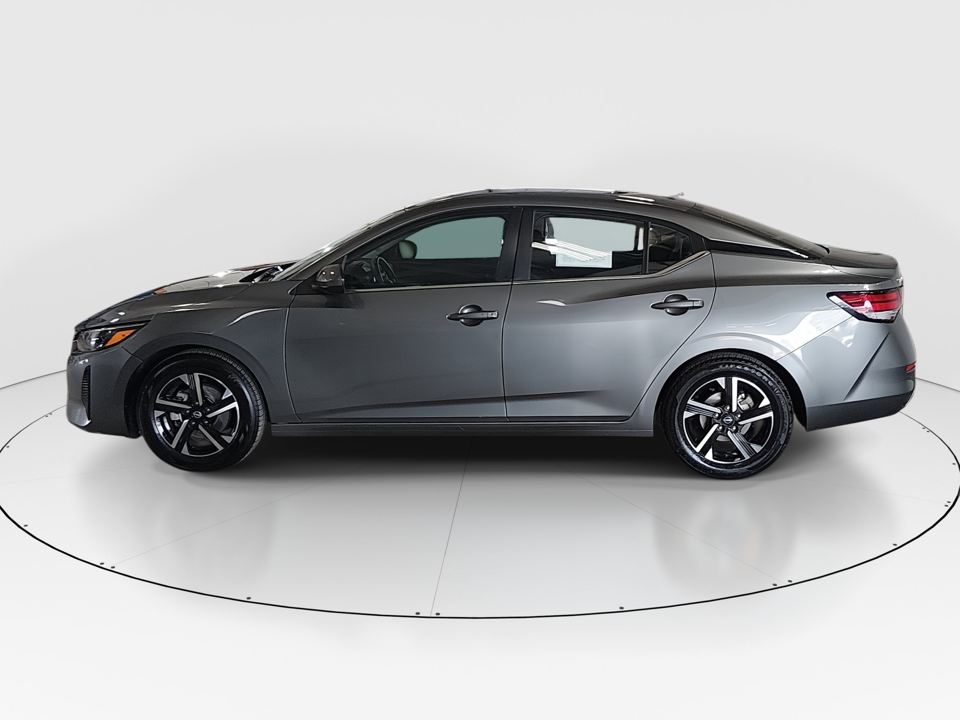 2024 Nissan Sentra SV - Photo 4
