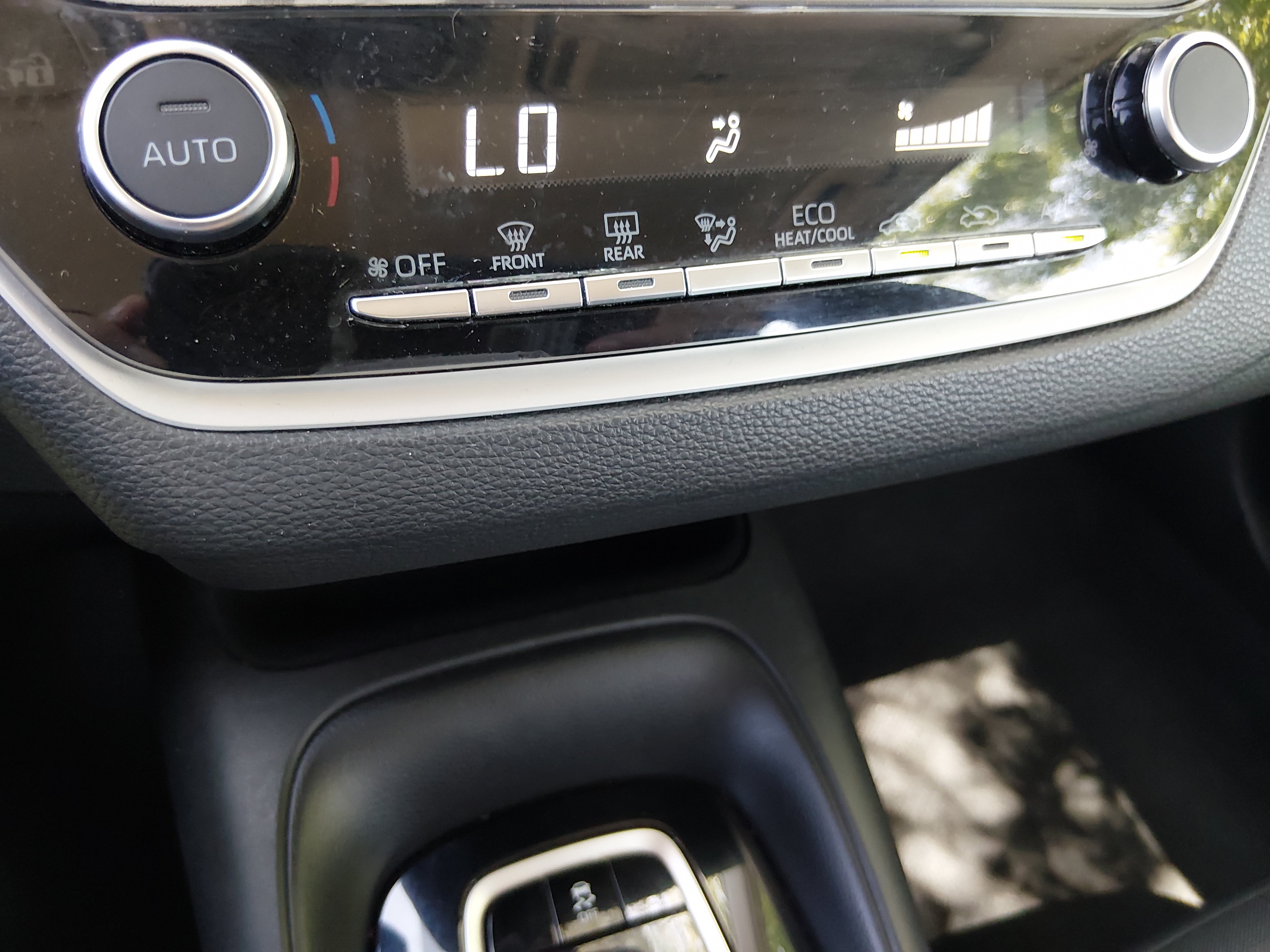 2024 Toyota Corolla LE - Photo 19