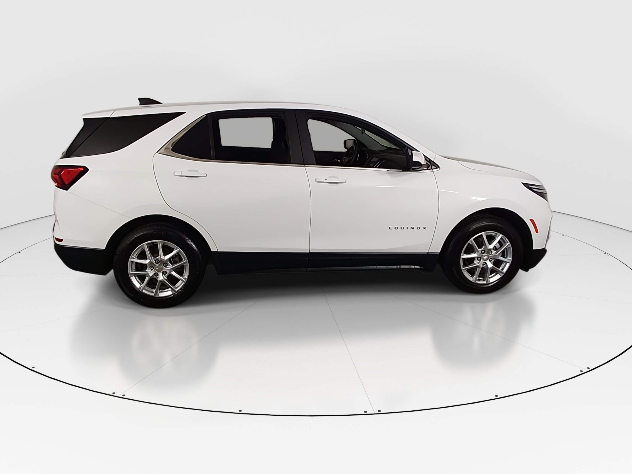 2024 Chevrolet Equinox LT - Photo 8