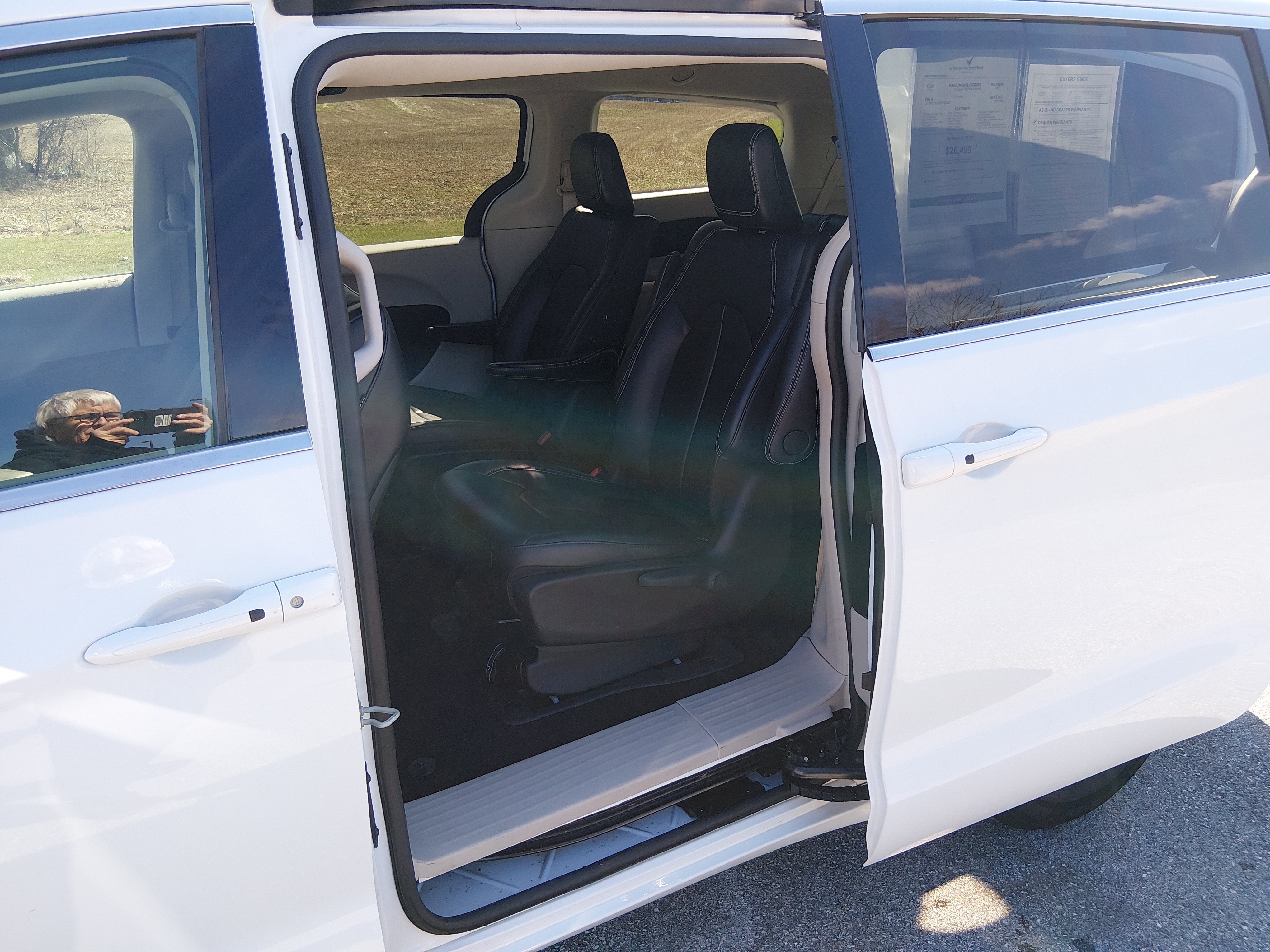 2024 Chrysler Pacifica PHEV Select - Photo 21