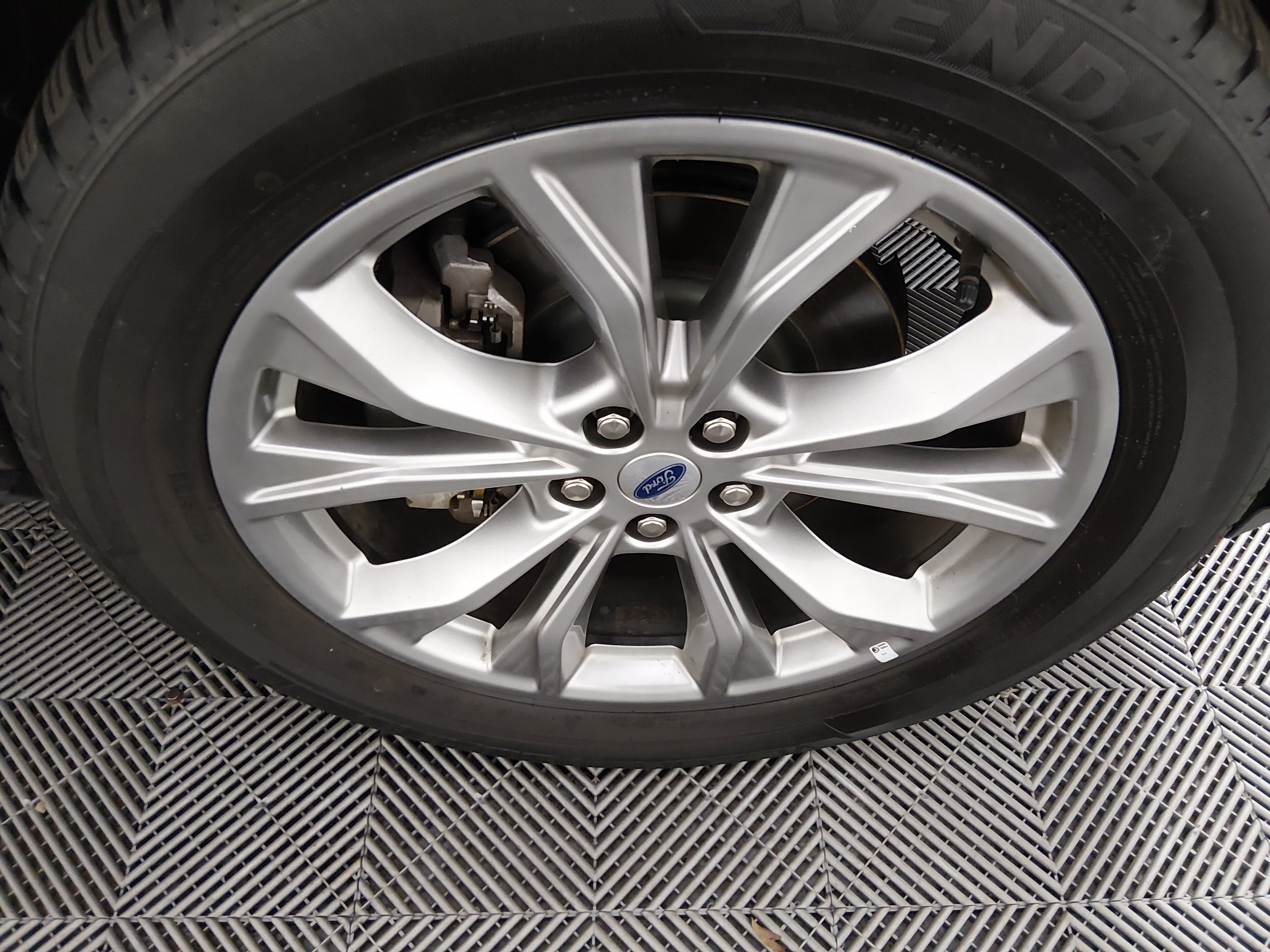2023 Ford Explorer Limited - Photo 10