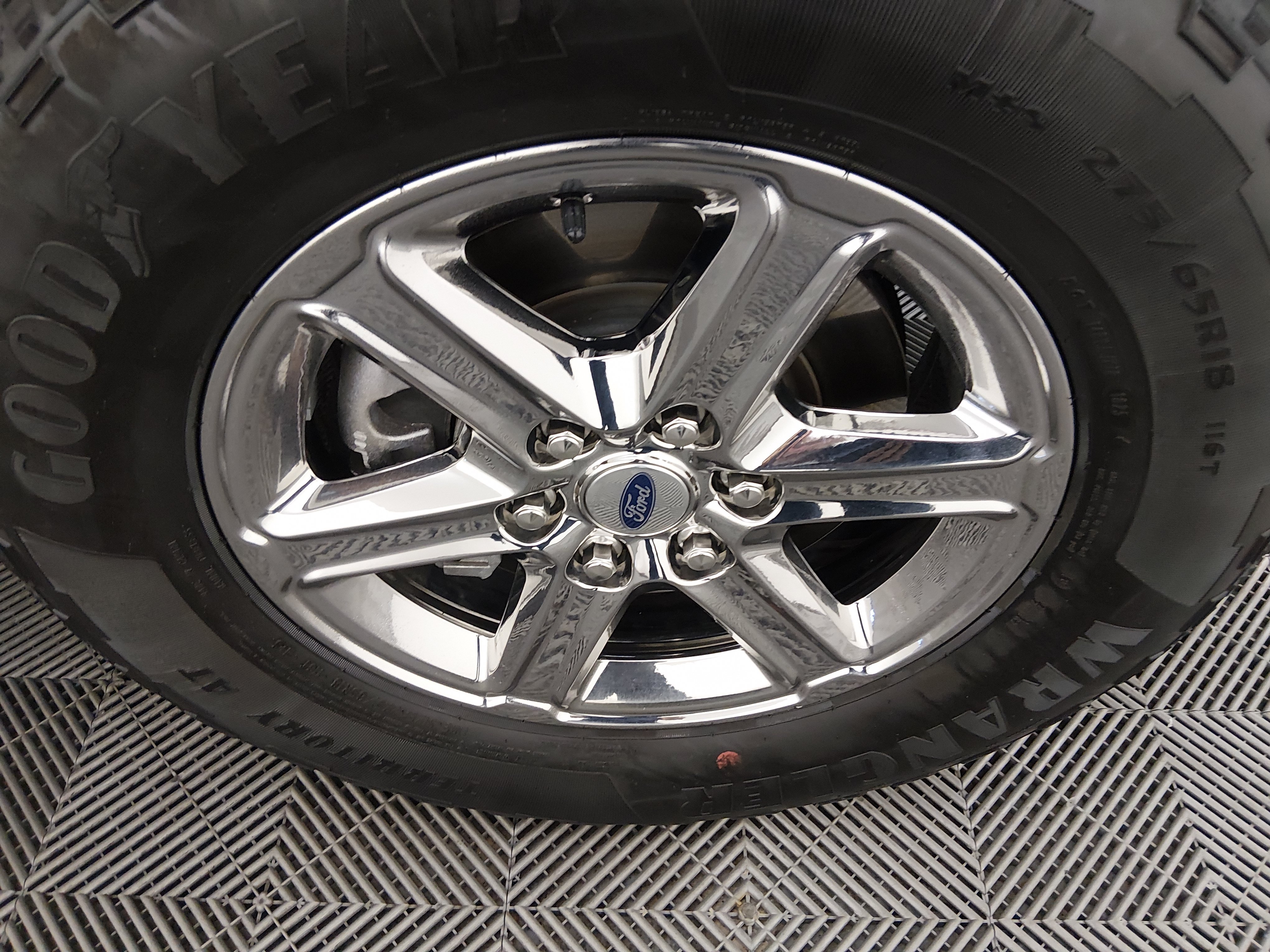 2025 Ford F-150 XLT - Photo 10