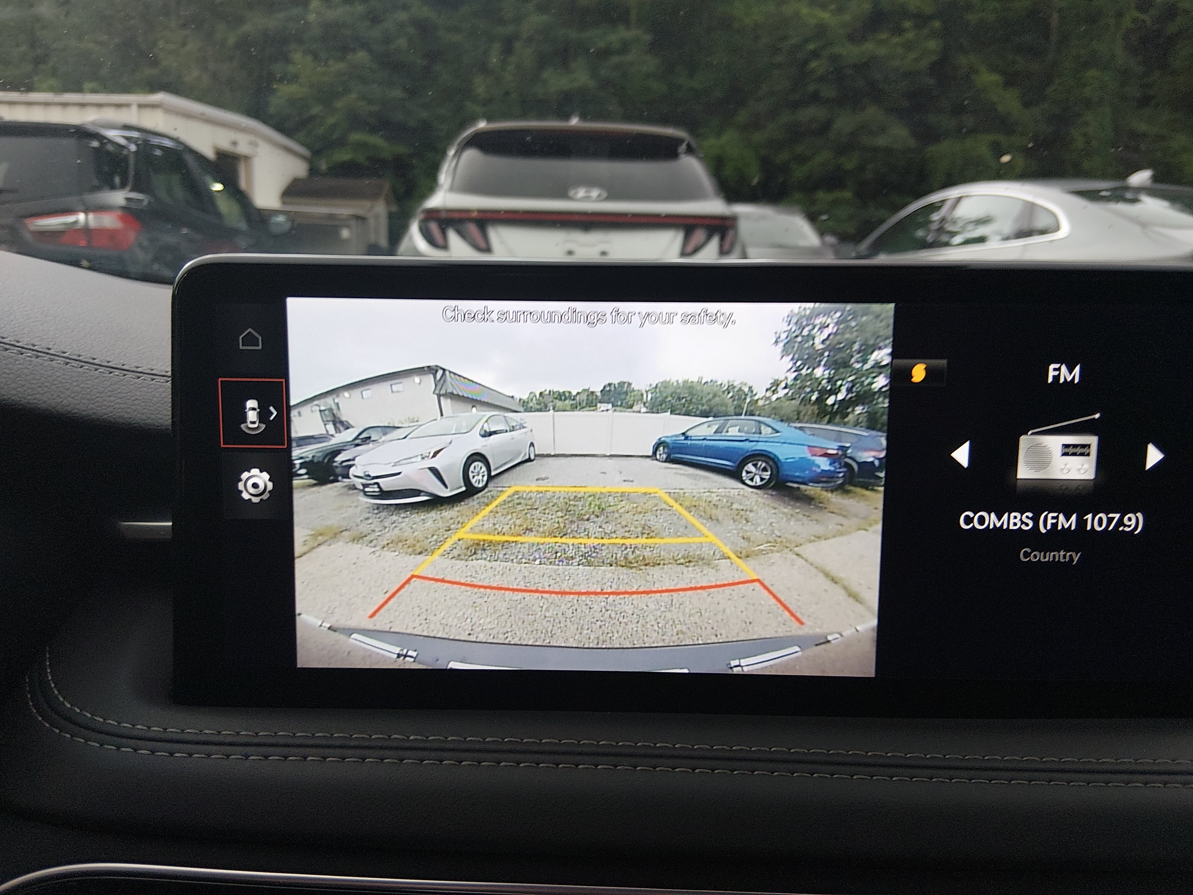2023 GENESIS G70 Standard - Photo 16