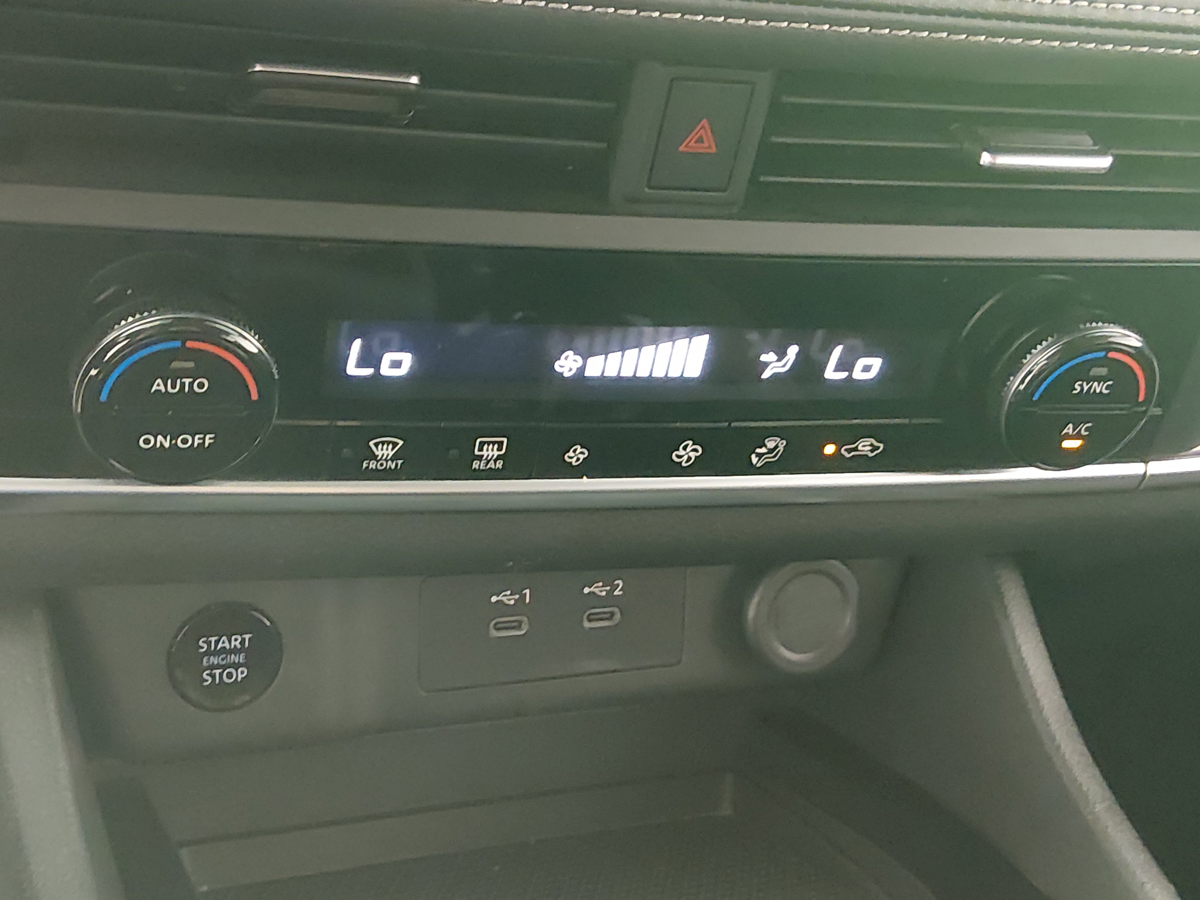 2024 Nissan Rogue SV - Photo 18