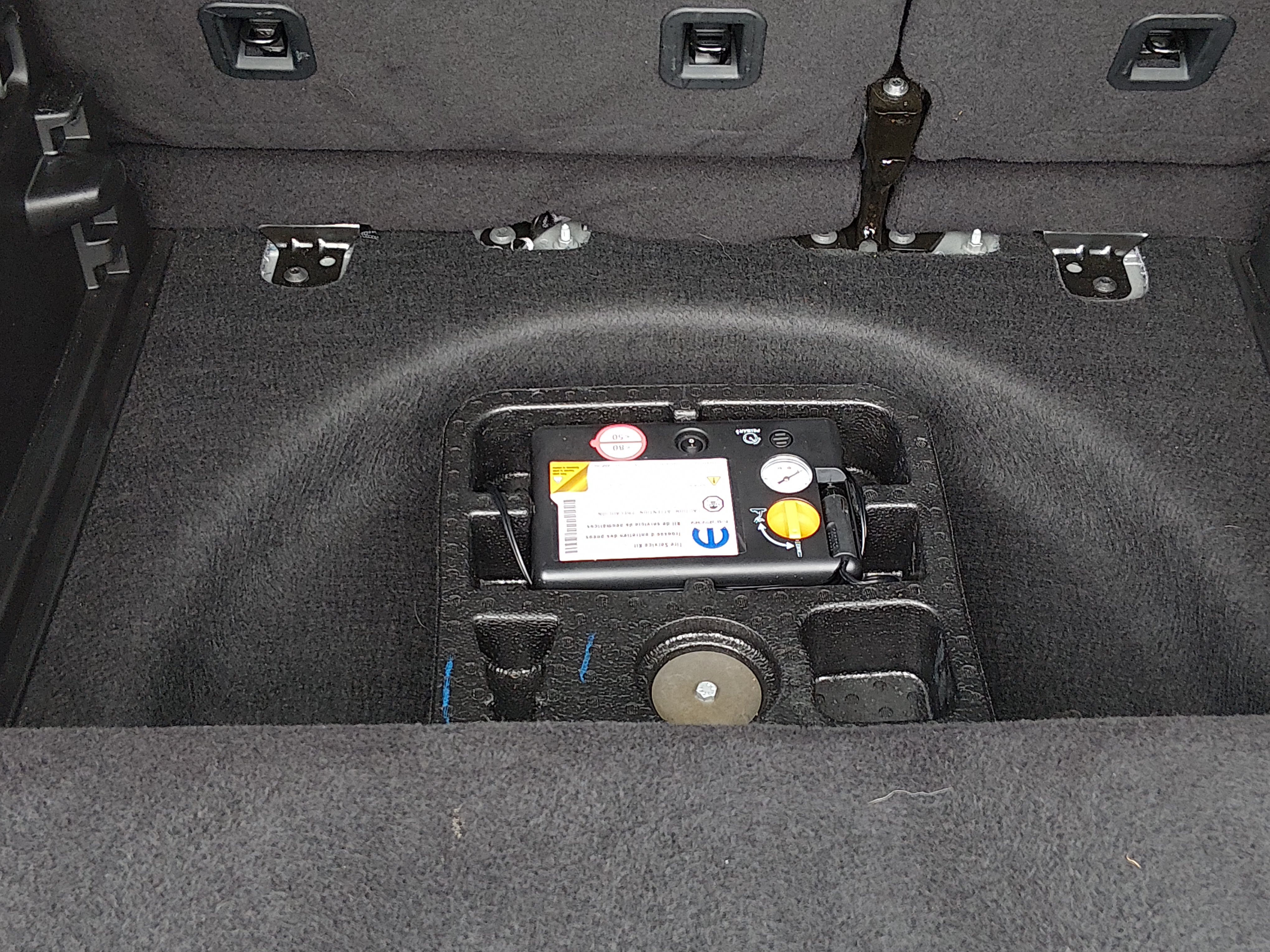 2025 Jeep Compass Limited - Photo 16