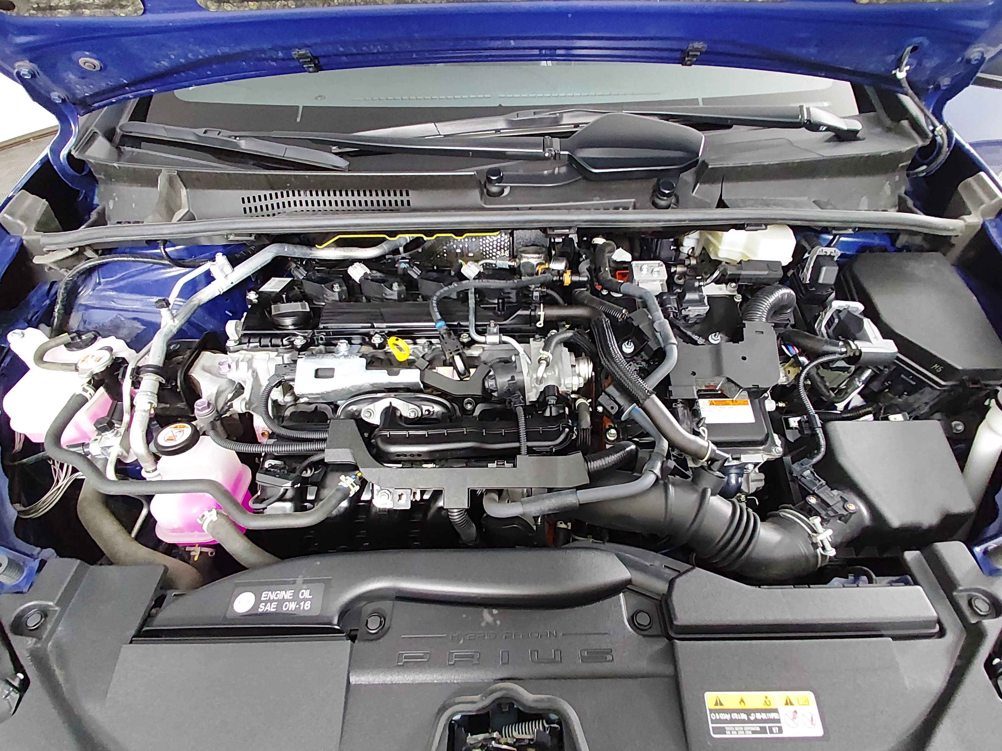 2025 Toyota Prius LE - Photo 9