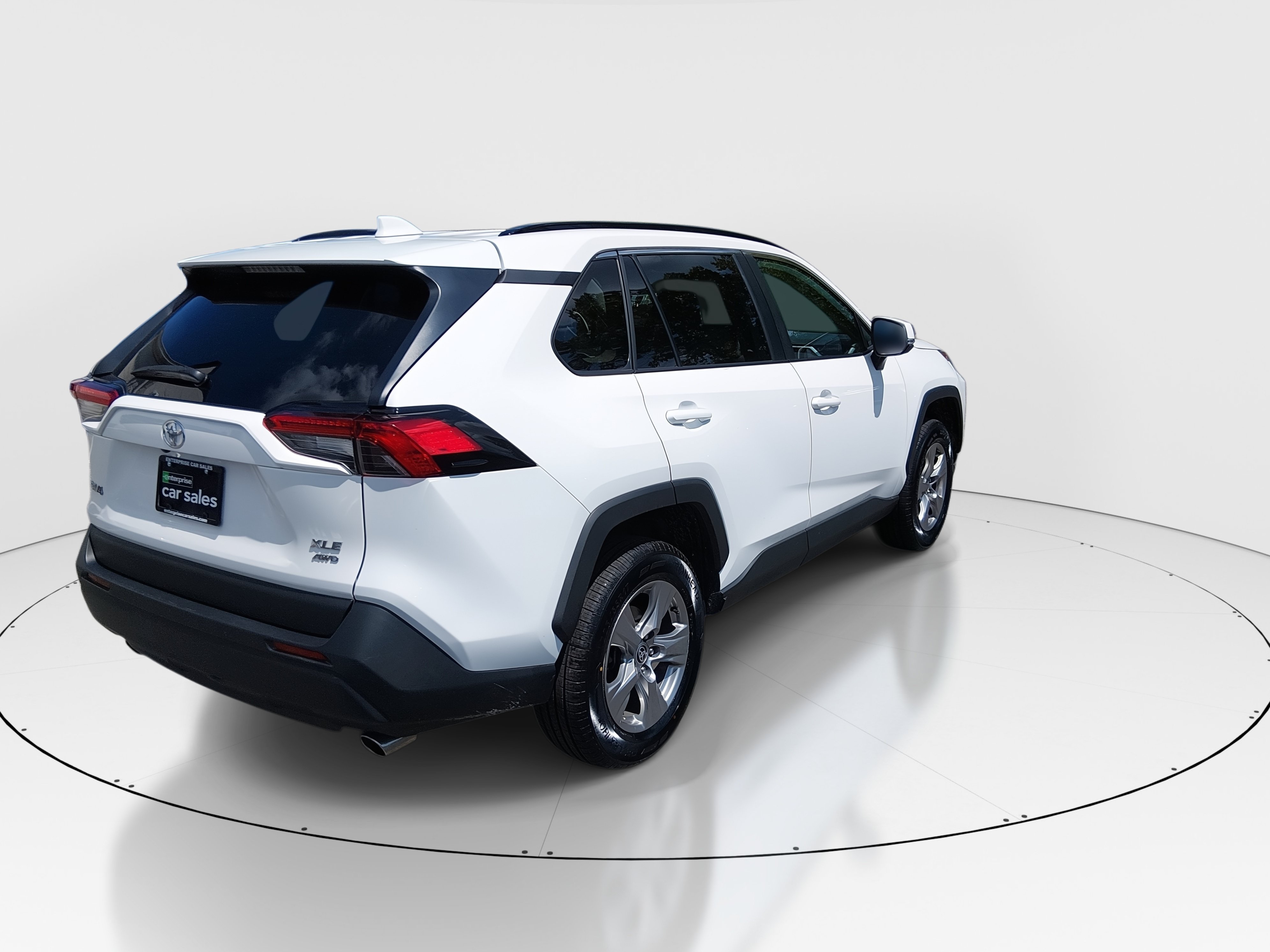 2023 Toyota RAV4 XLE - Photo 7