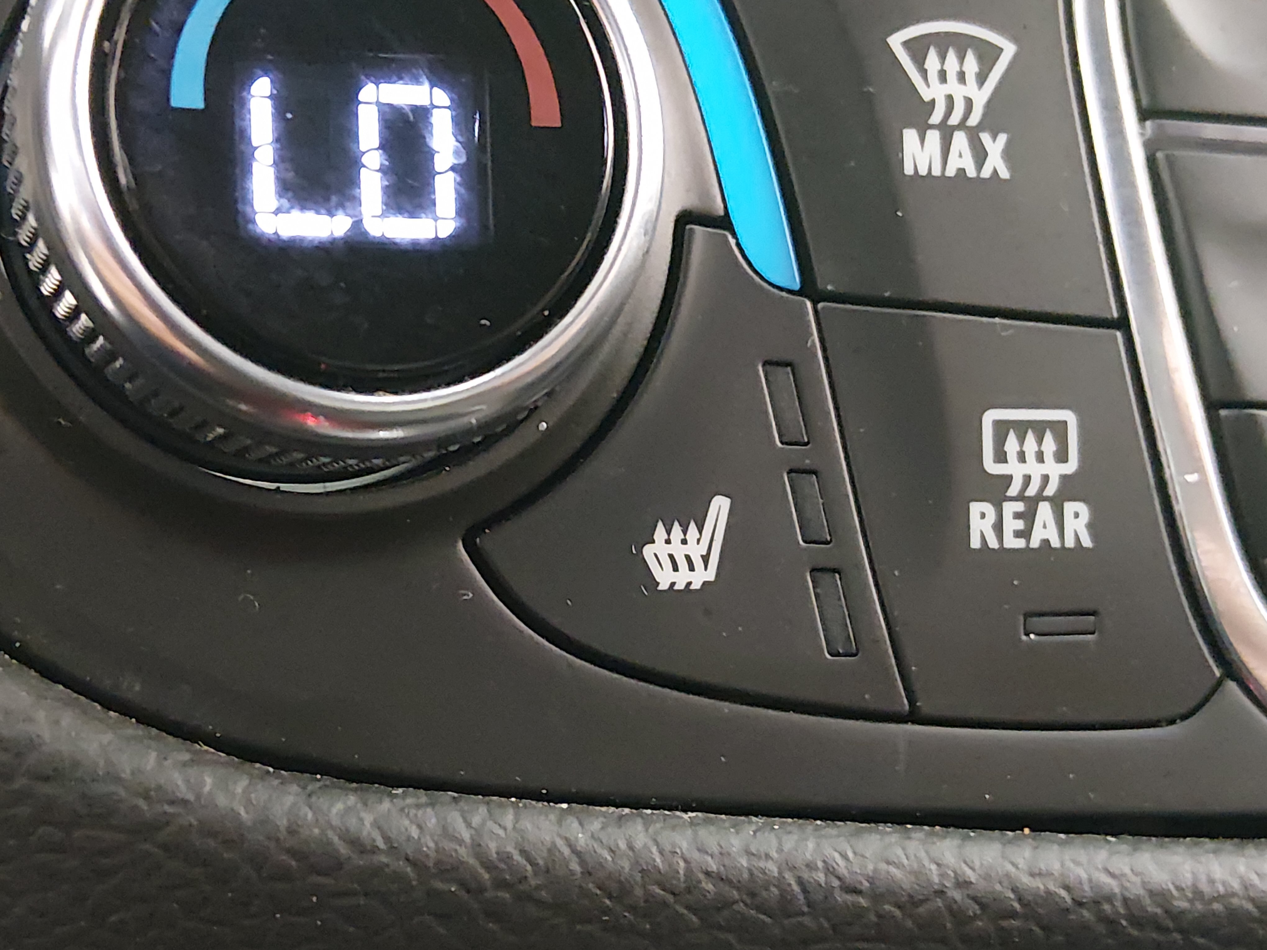 2024 Chevrolet Equinox LT - Photo 17