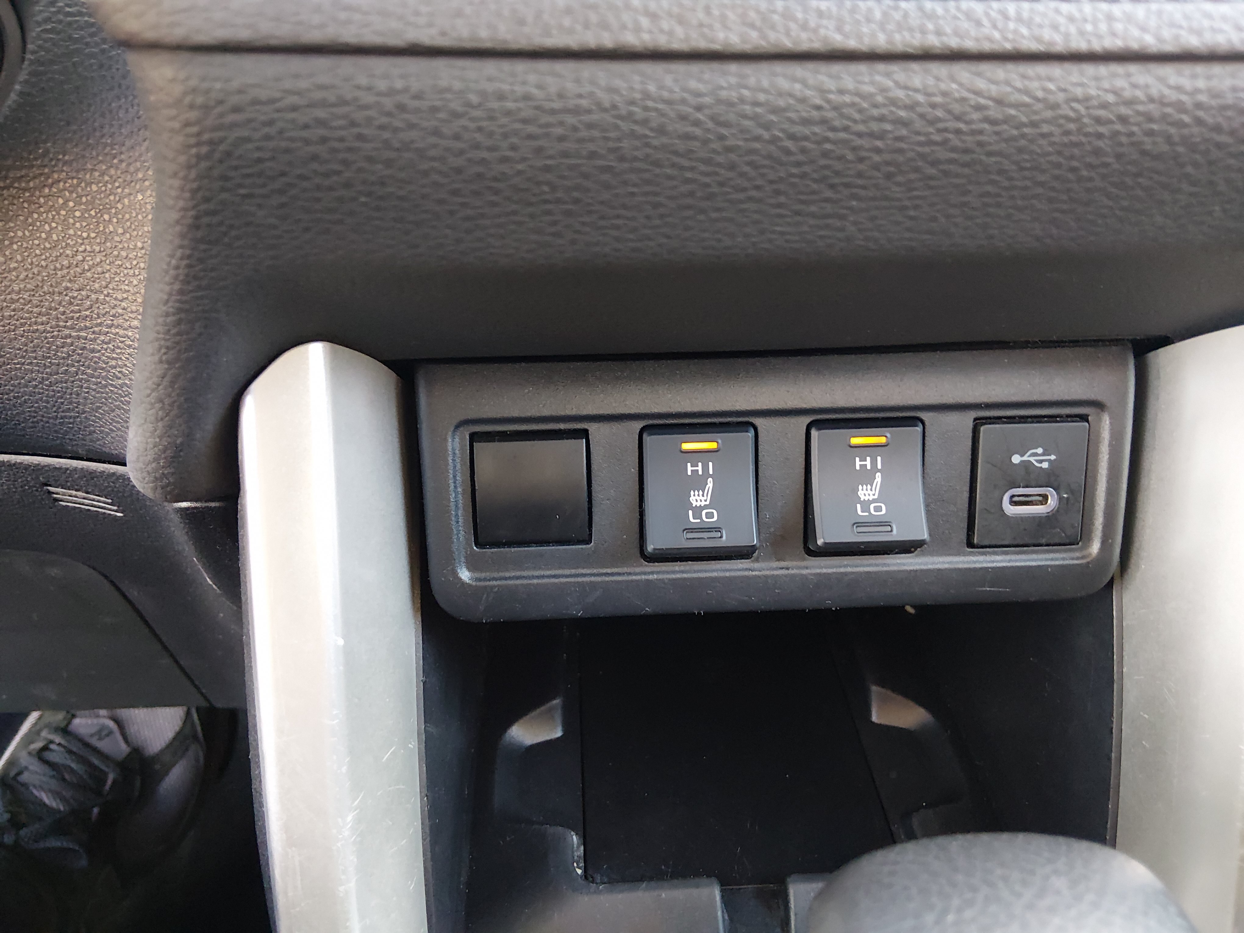 2024 Toyota Corolla Cross XLE - Photo 17