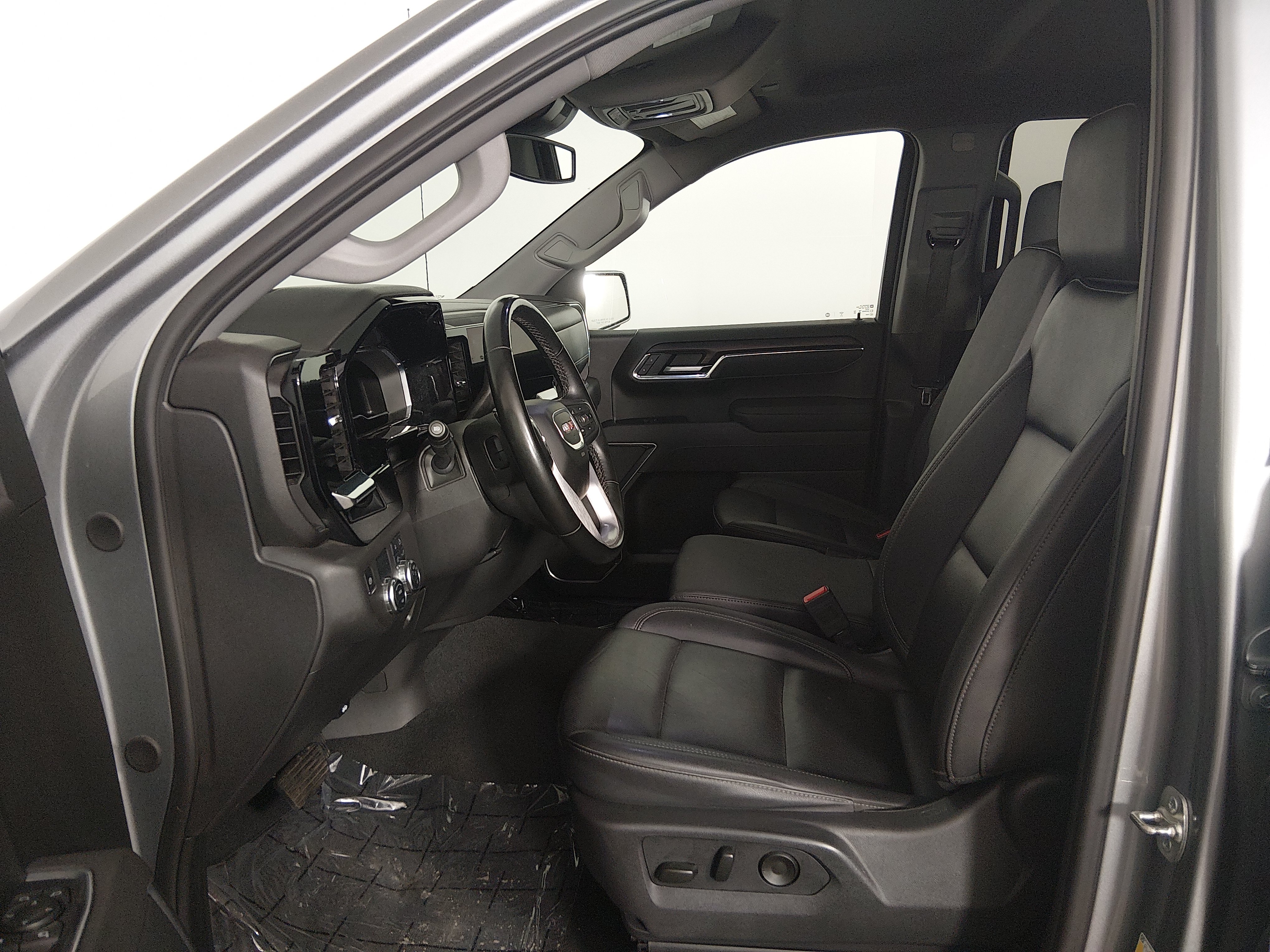 2025 GMC Sierra 1500 SLT - Photo 20