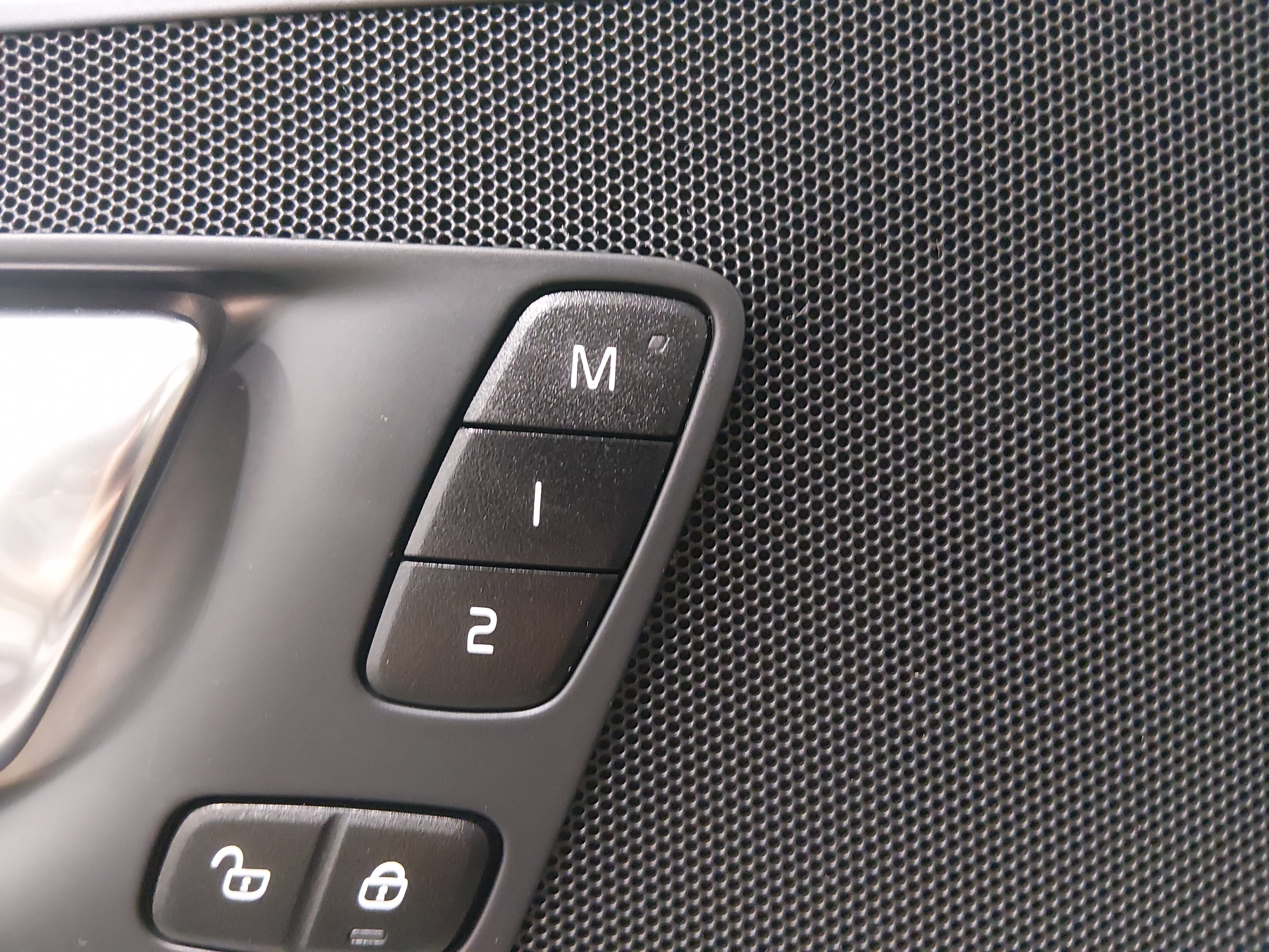 2023 Volvo XC60 Plus - Photo 18