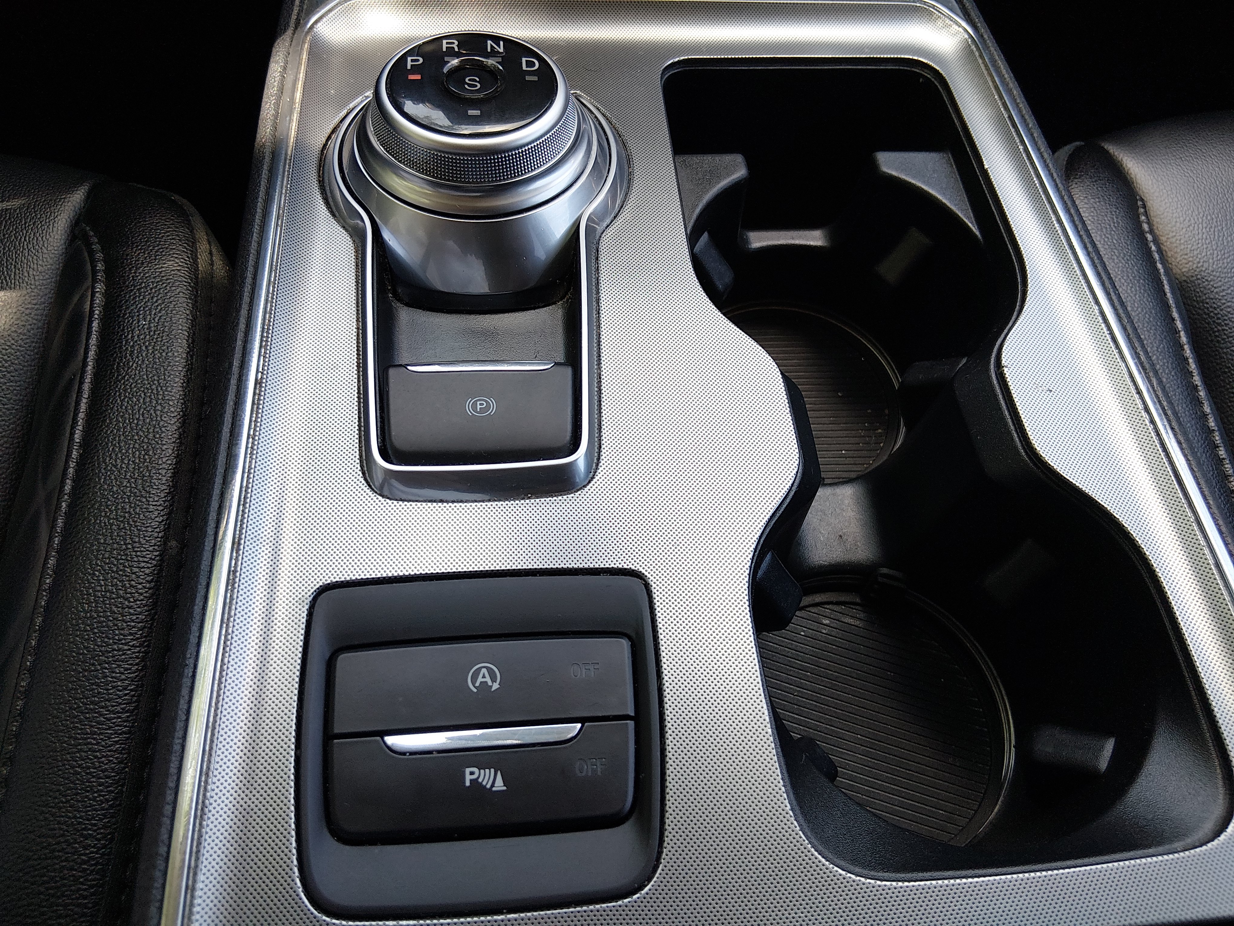 2024 Ford Edge Titanium - Photo 21