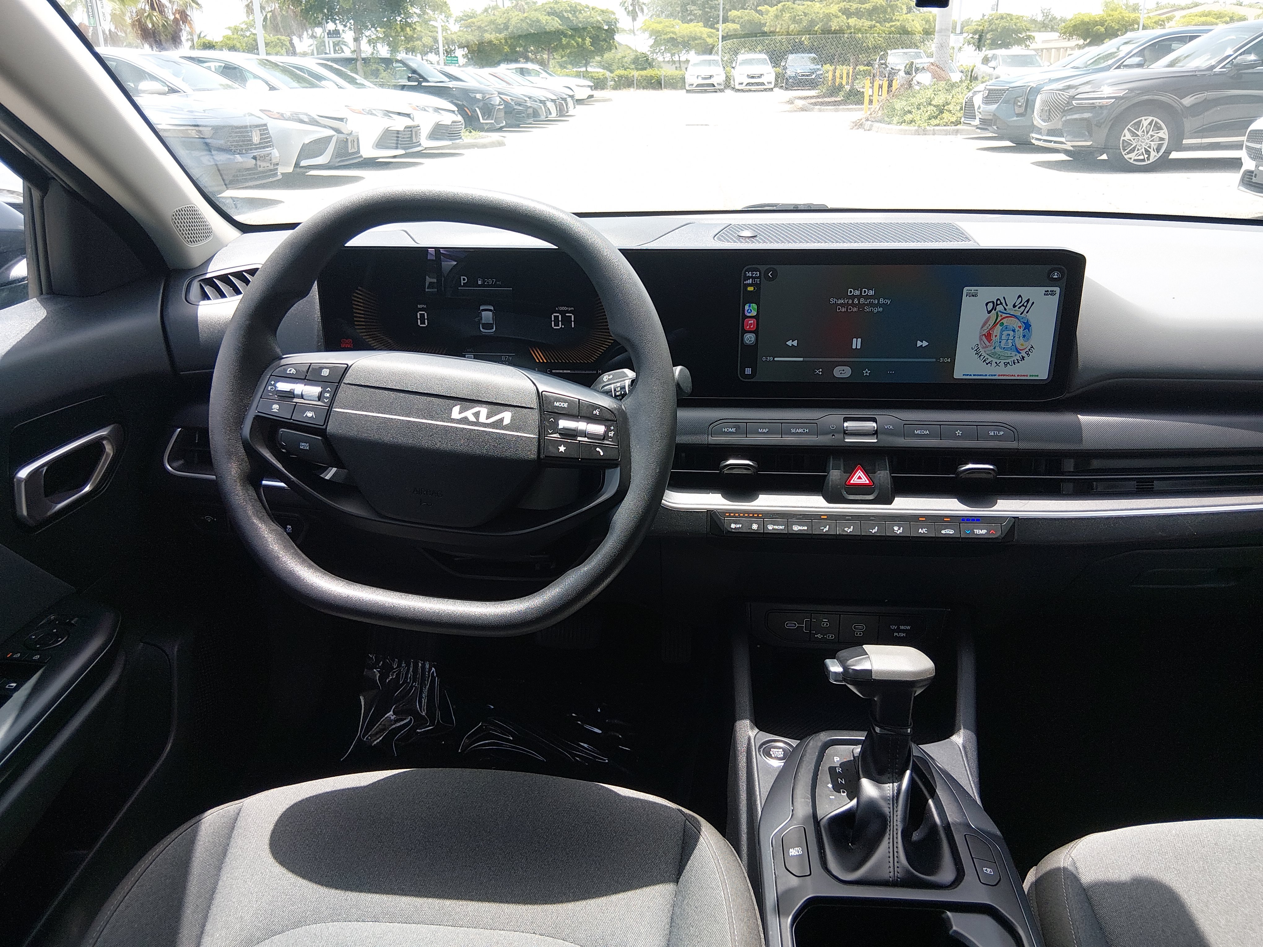 2025 Kia K4 LXS - Photo 12