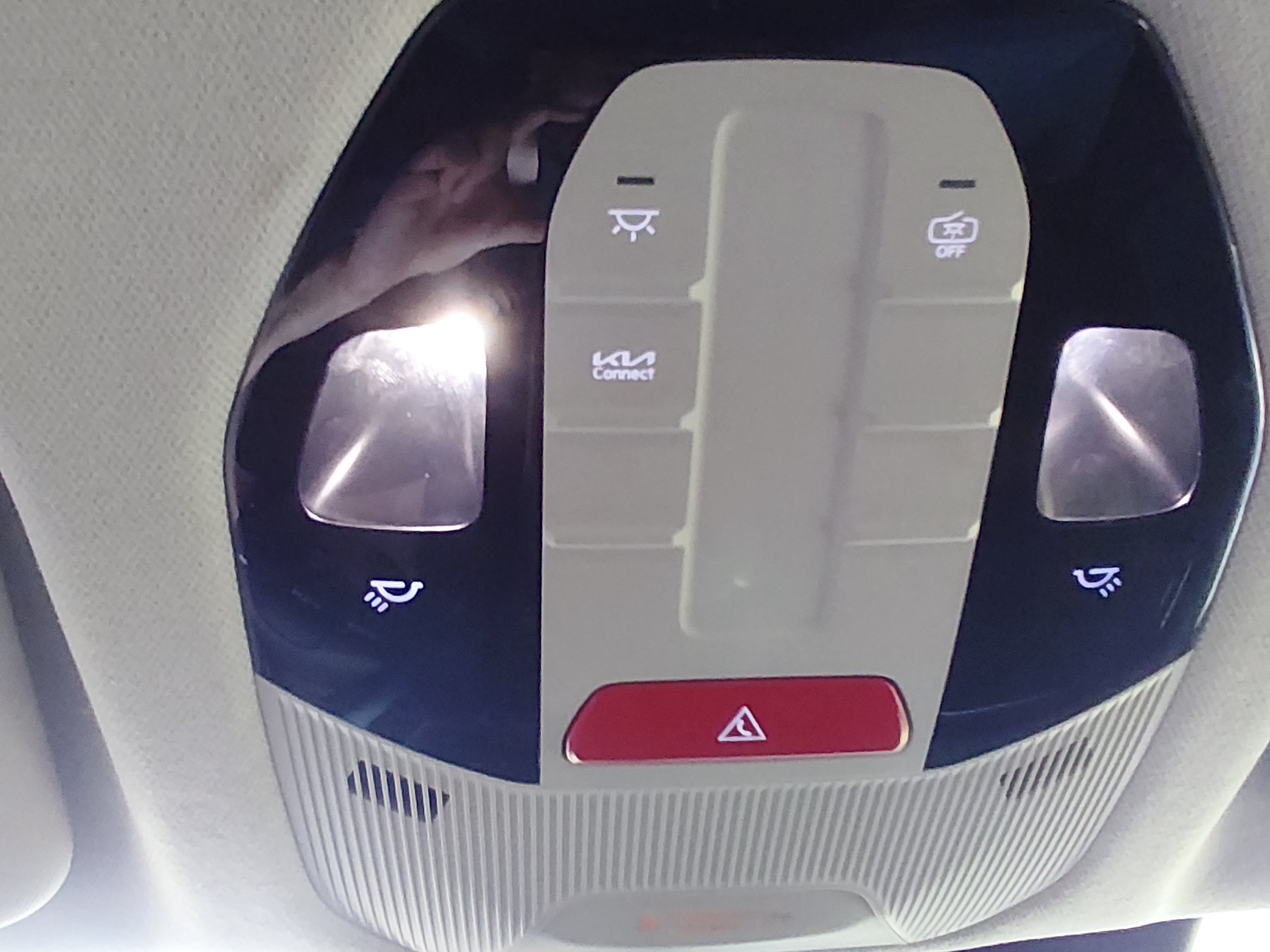 2025 Kia K4 LXS - Photo 18