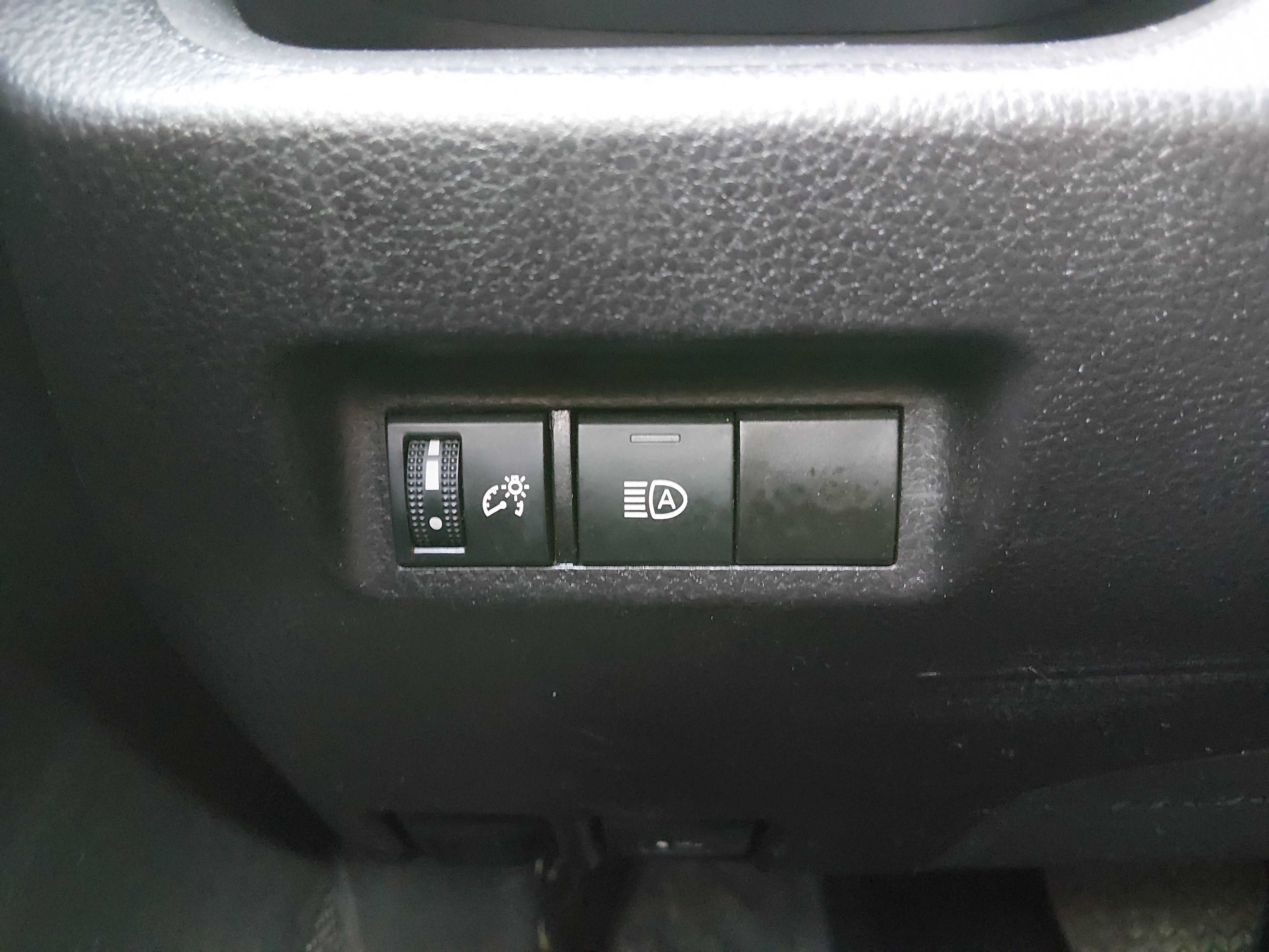 2023 Toyota RAV4 XLE - Photo 13