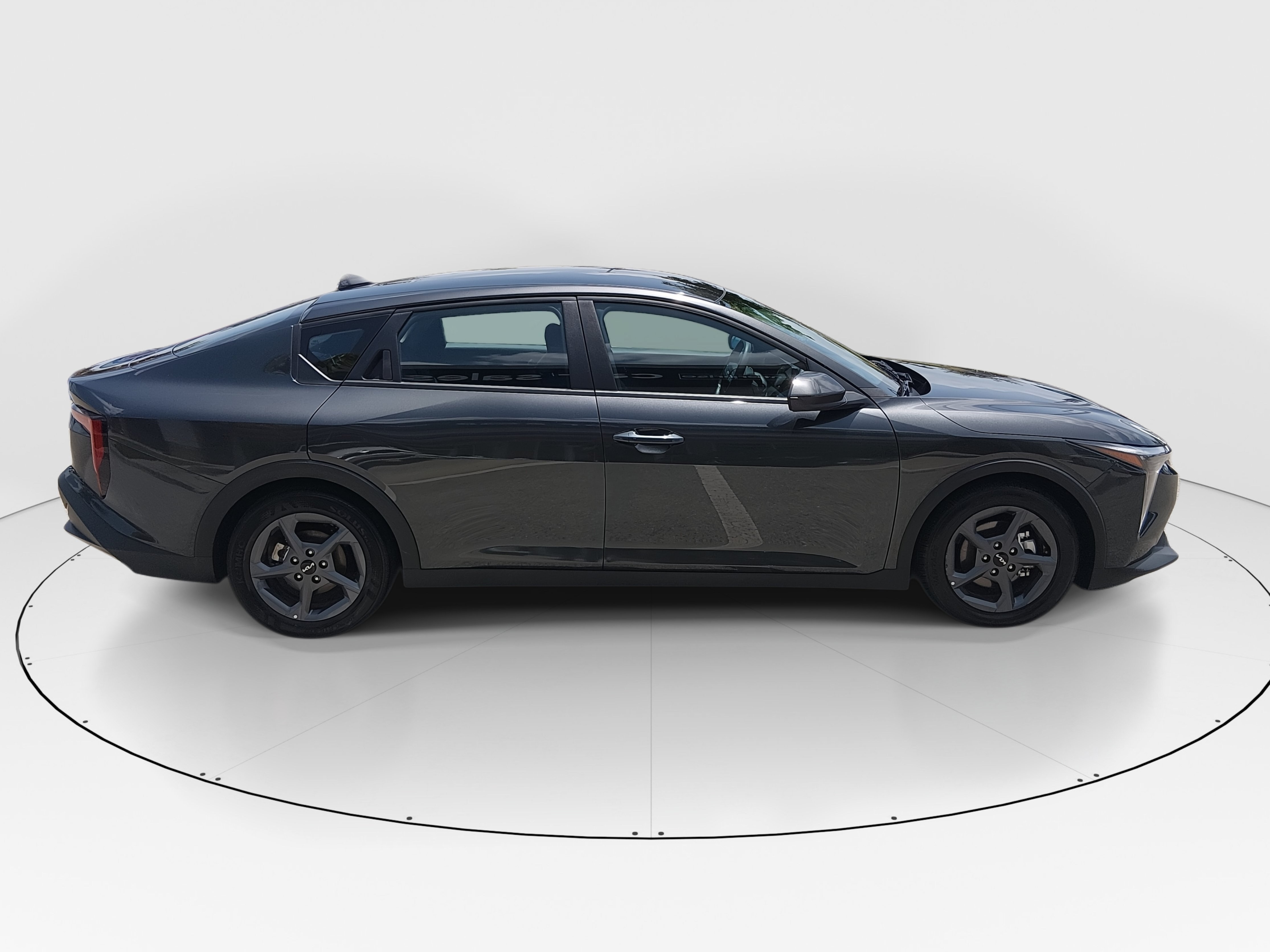 2025 Kia K4 LXS - Photo 8