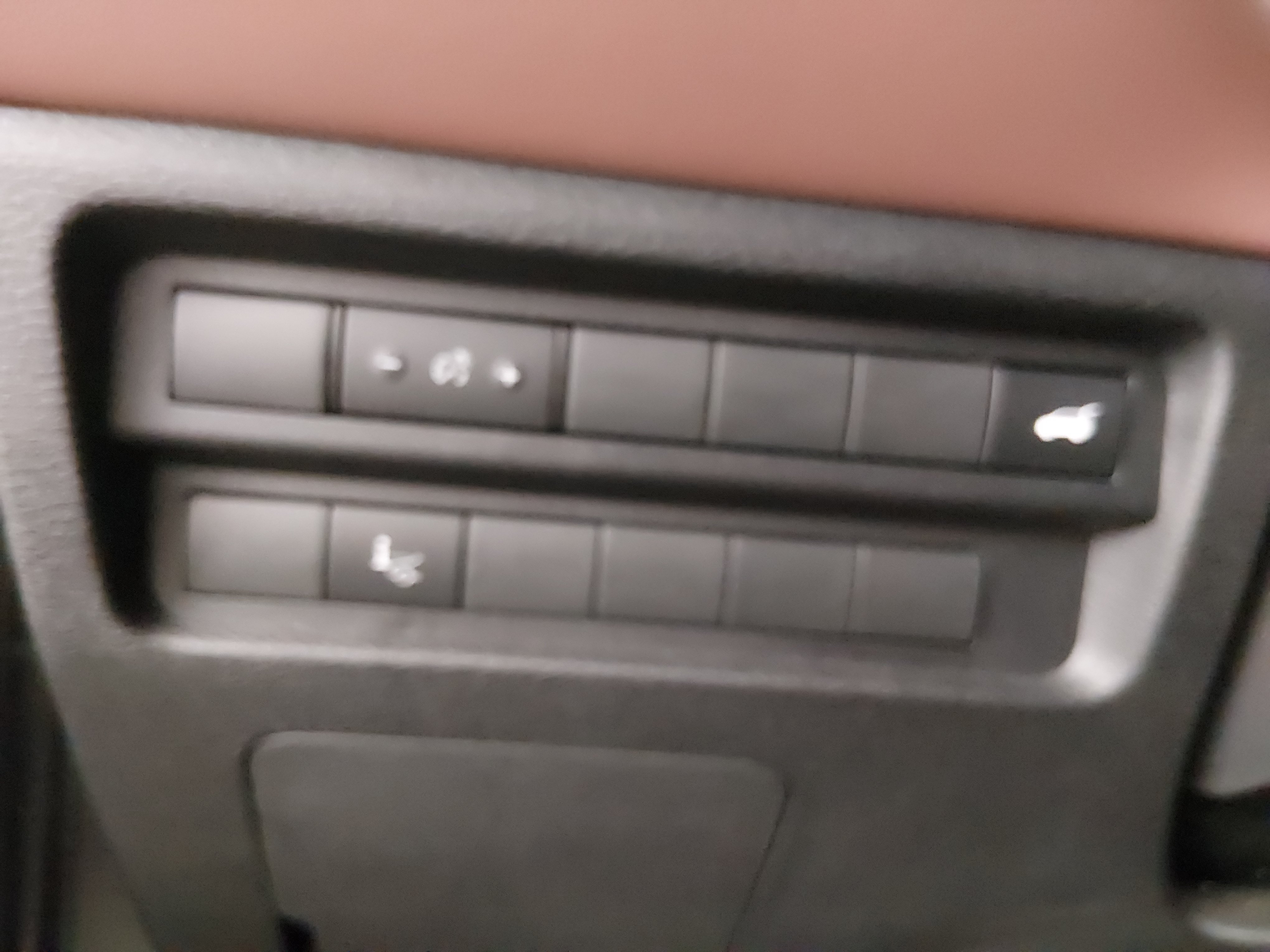 2025 Mitsubishi Outlander SEL - Photo 13