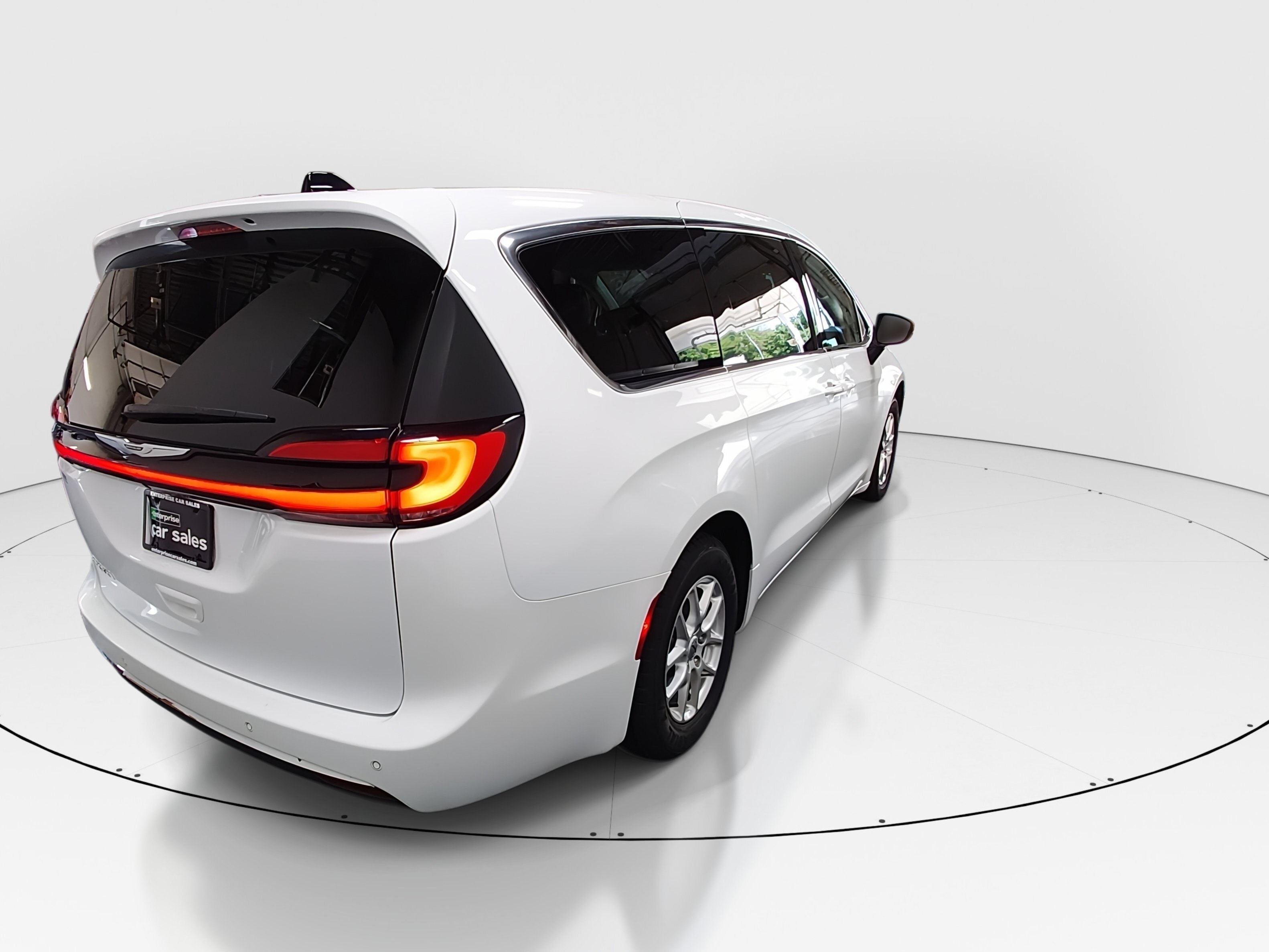 2023 Chrysler Pacifica Touring L - Photo 7