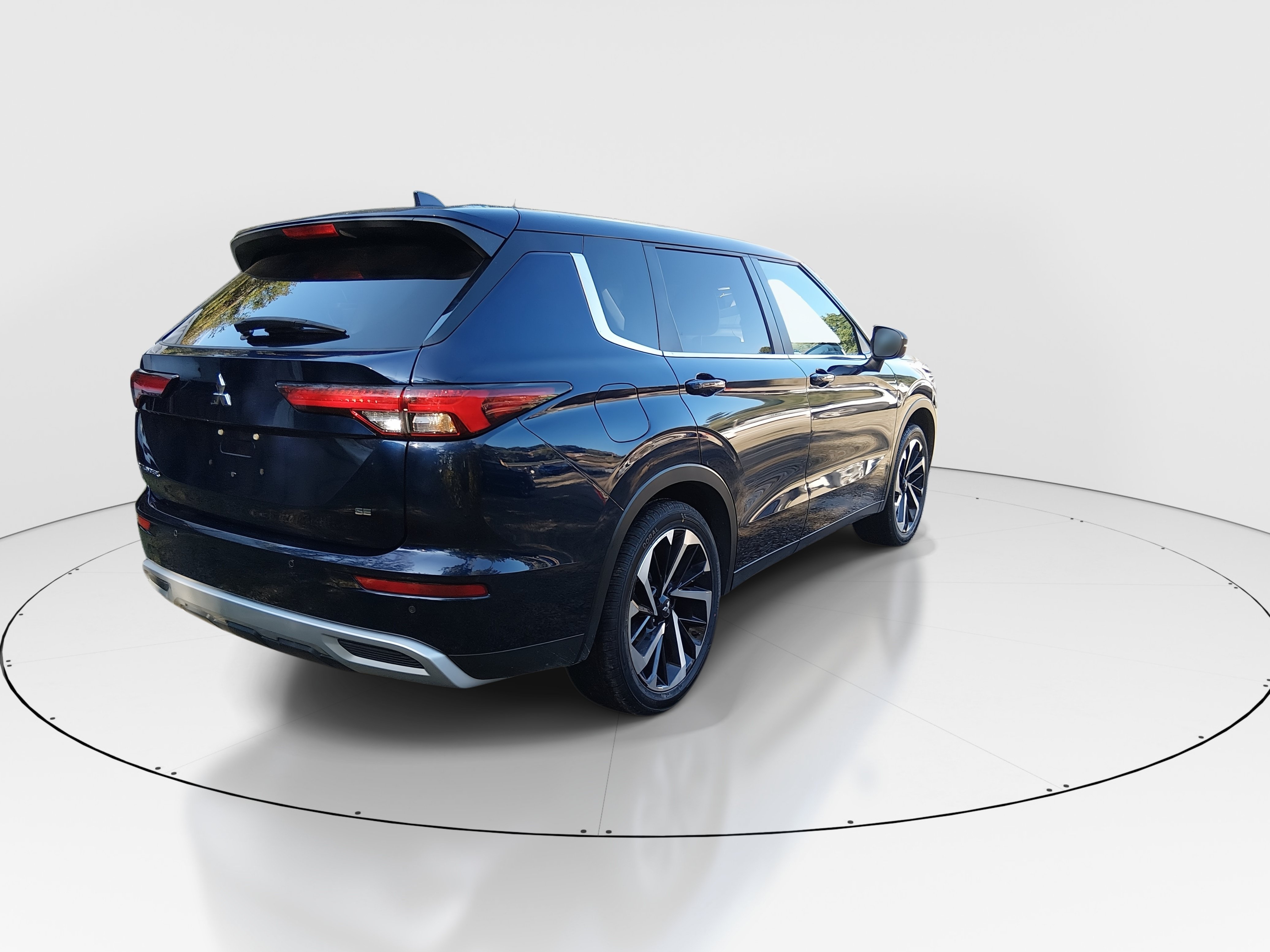 2024 Mitsubishi Outlander SE - Photo 7