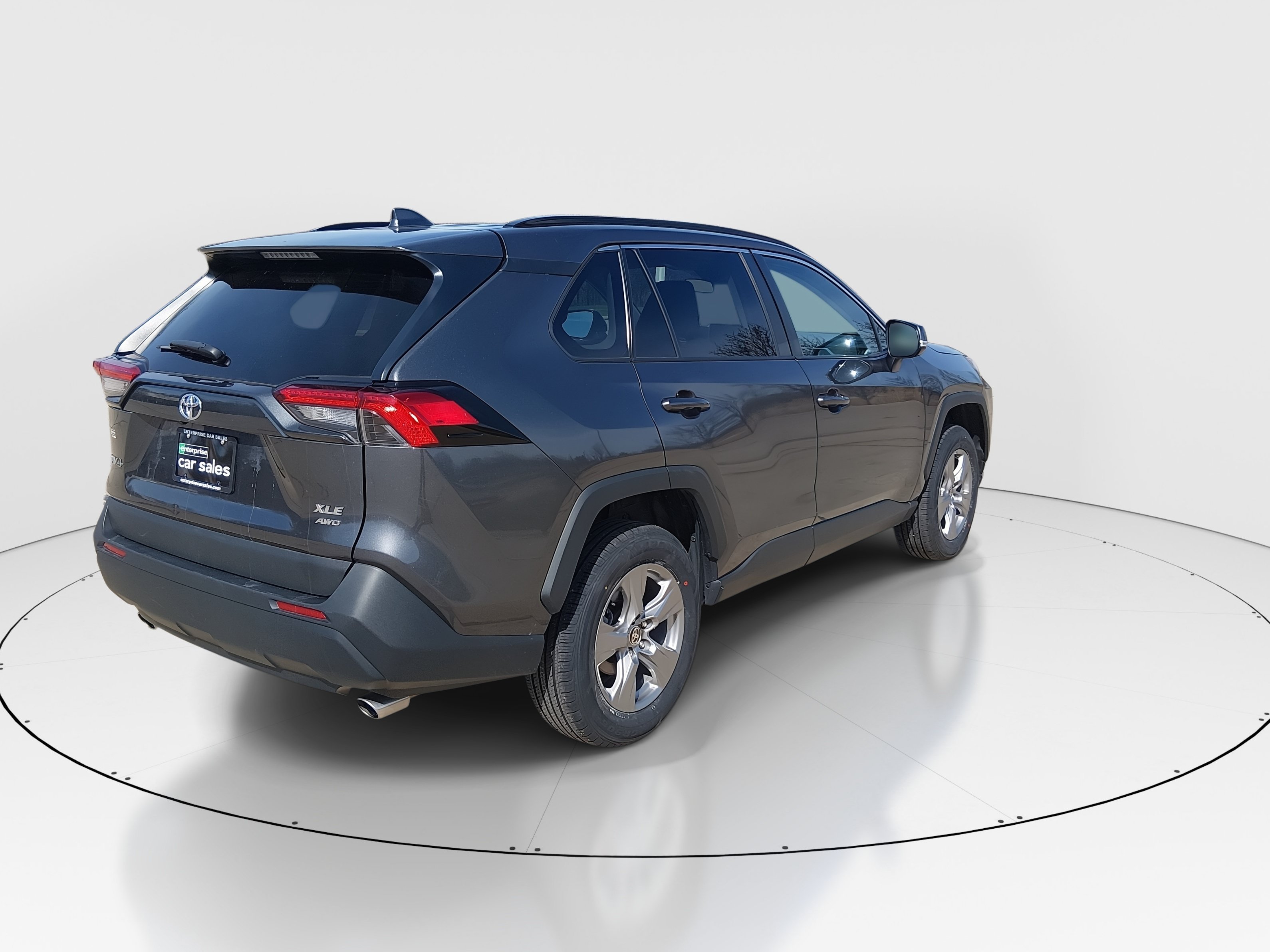 2024 Toyota RAV4 XLE - Photo 7