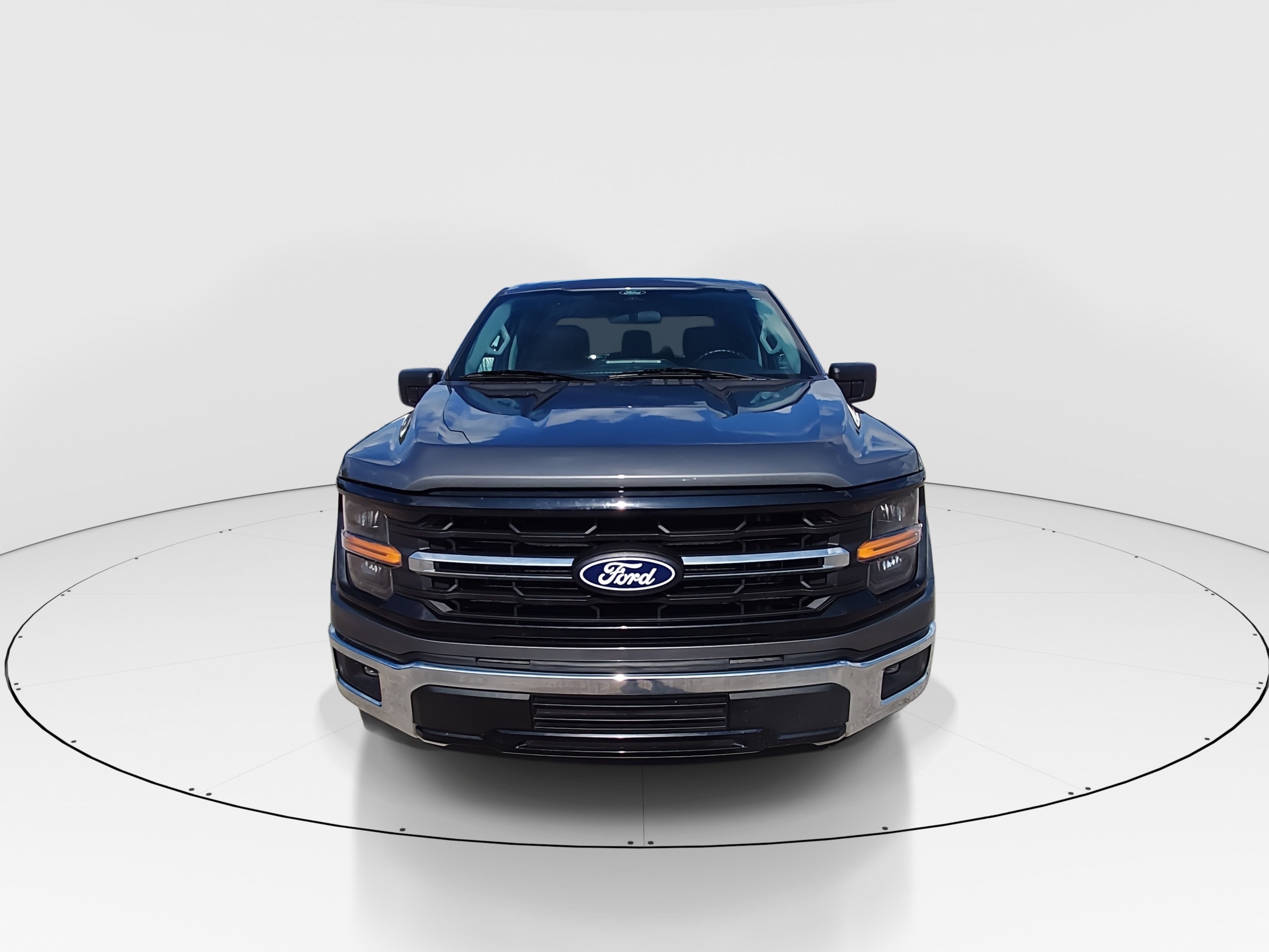 2025 Ford F-150 XLT - Photo 2