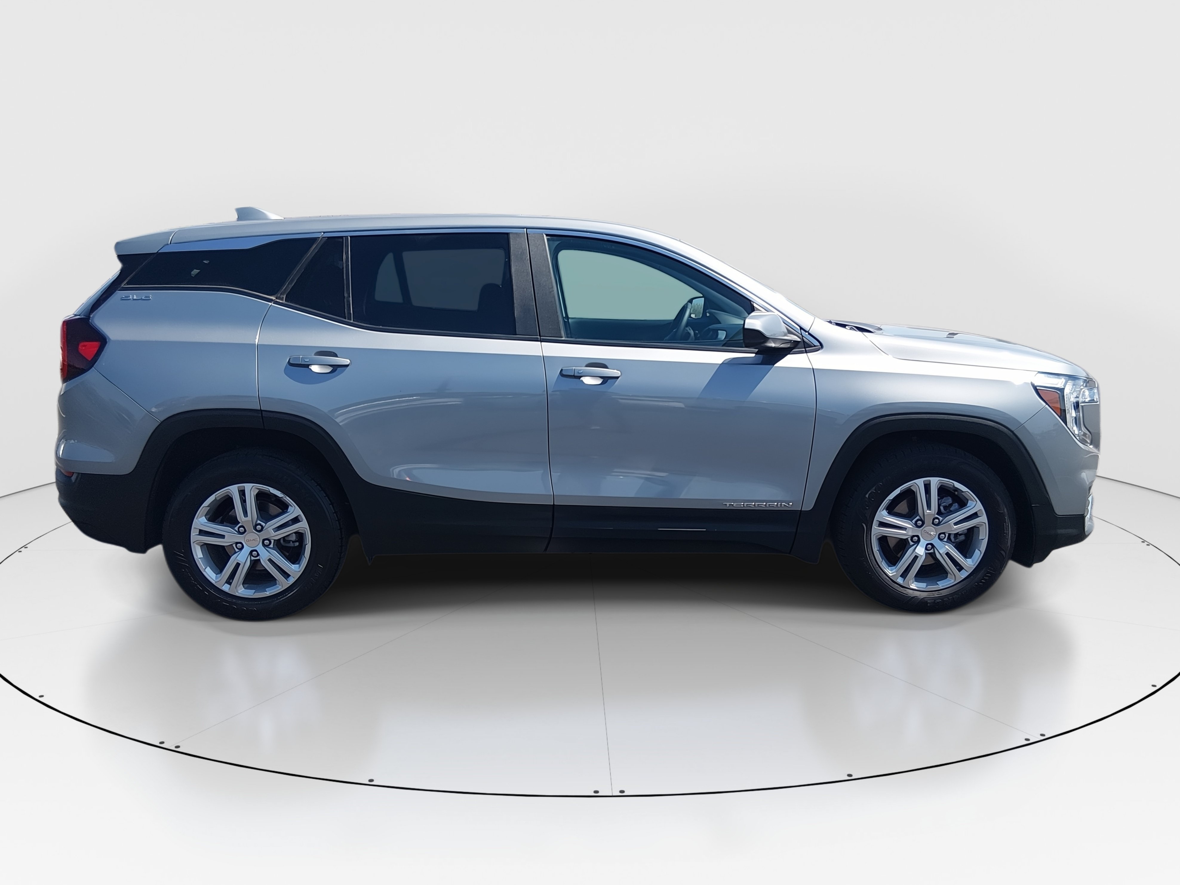 2024 GMC Terrain SLE - Photo 8