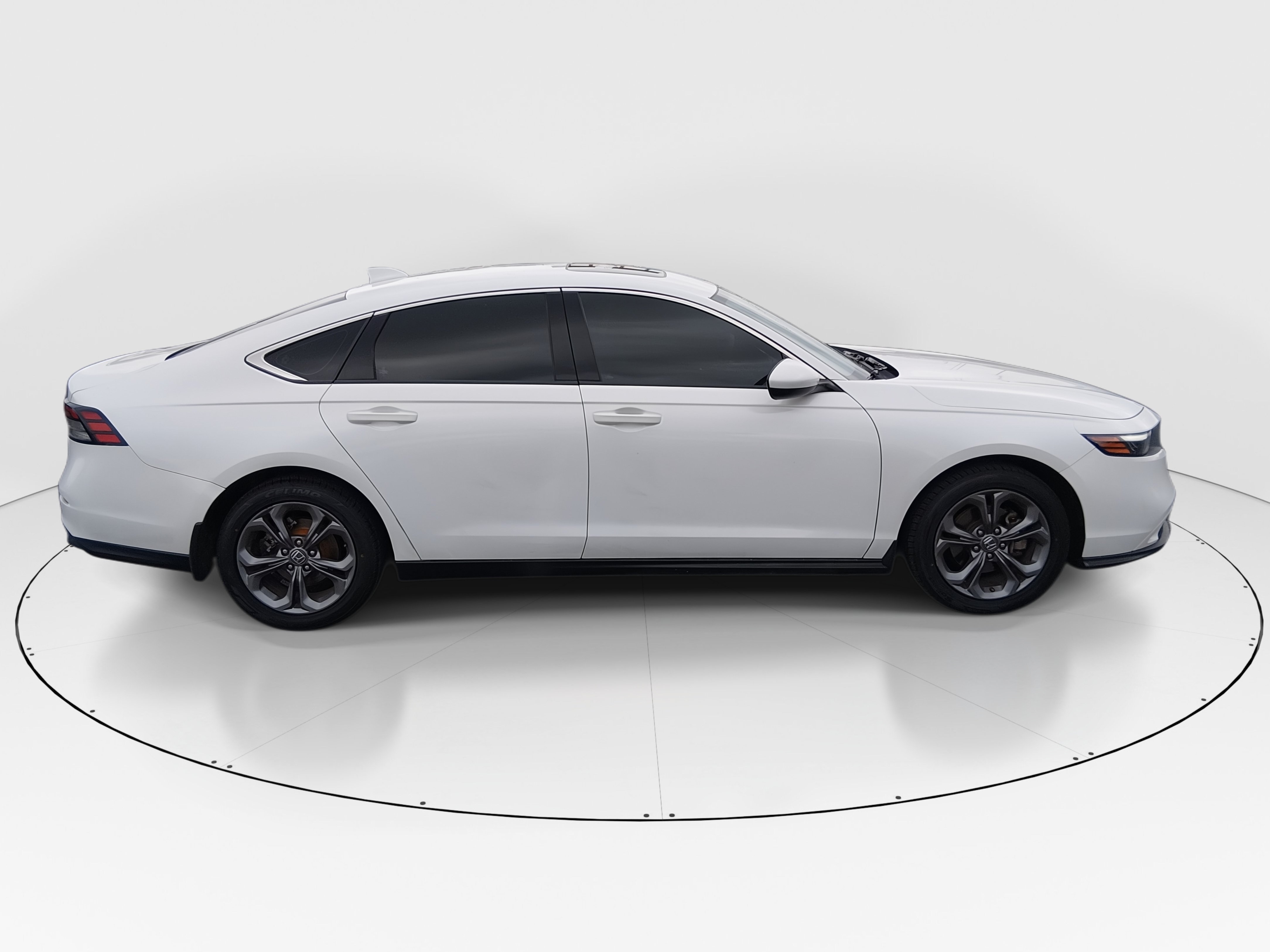 2024 Honda Accord EX - Photo 8