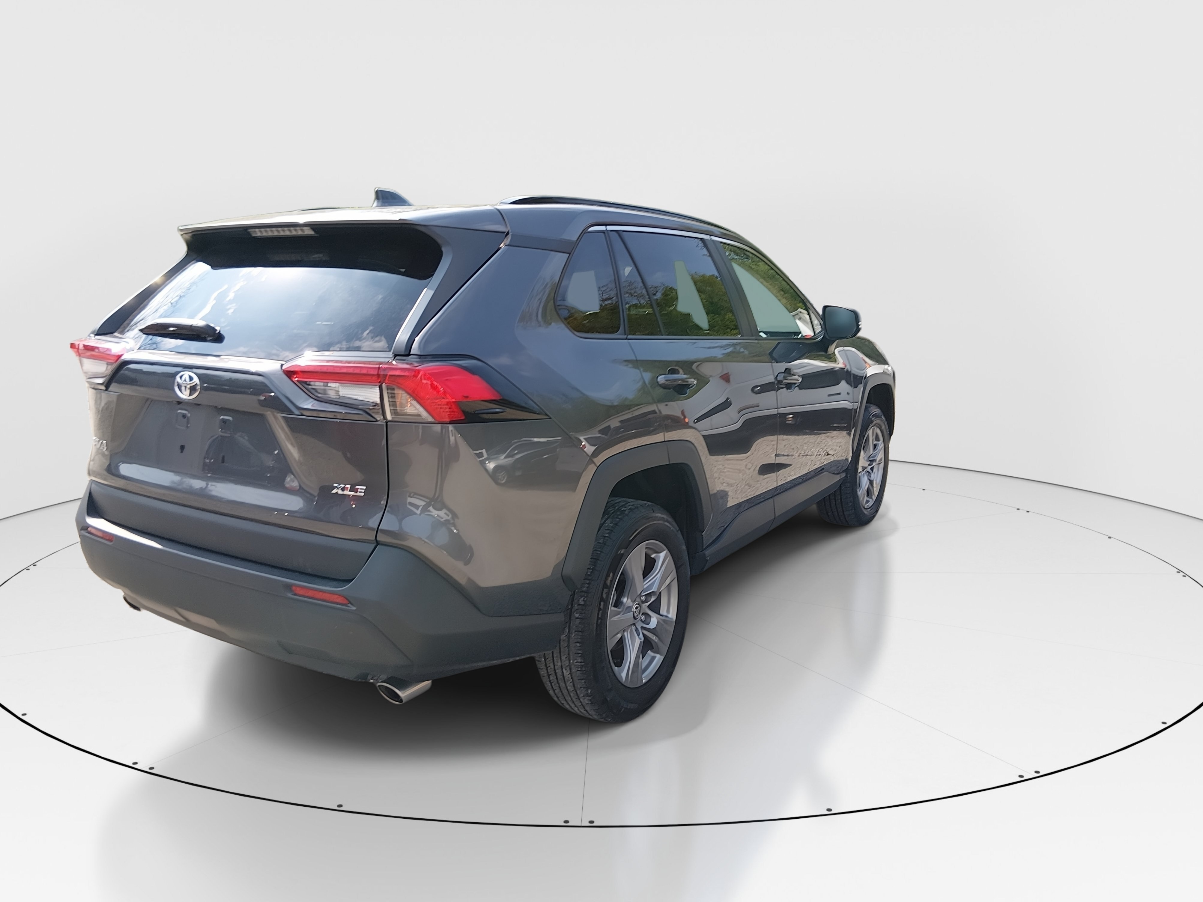 2024 Toyota RAV4 XLE - Photo 7