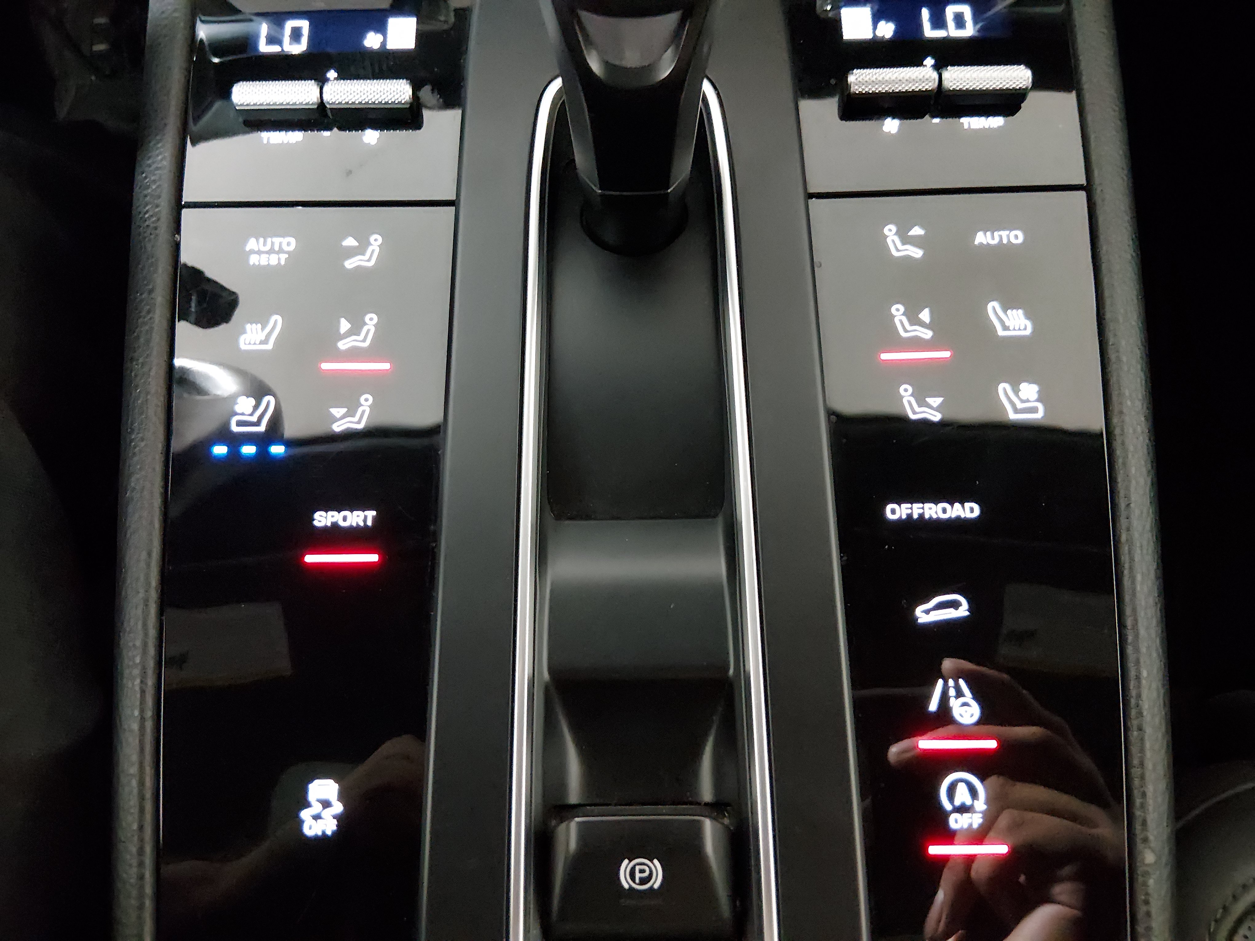 2024 Porsche Macan - Photo 18