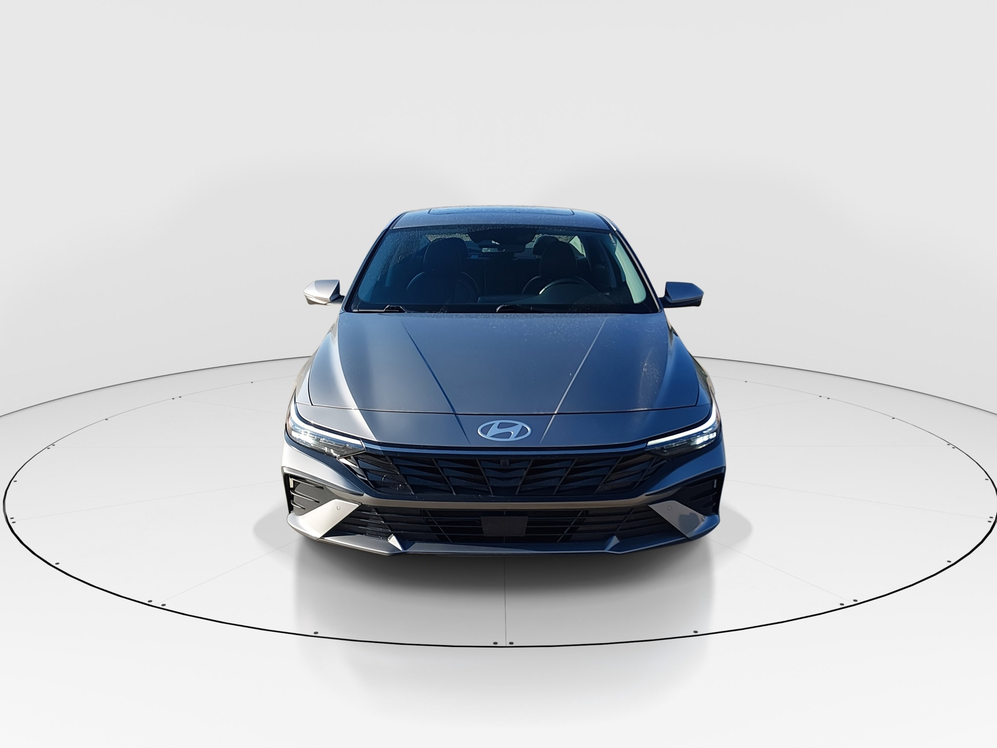2024 Hyundai Elantra Limited - Photo 2