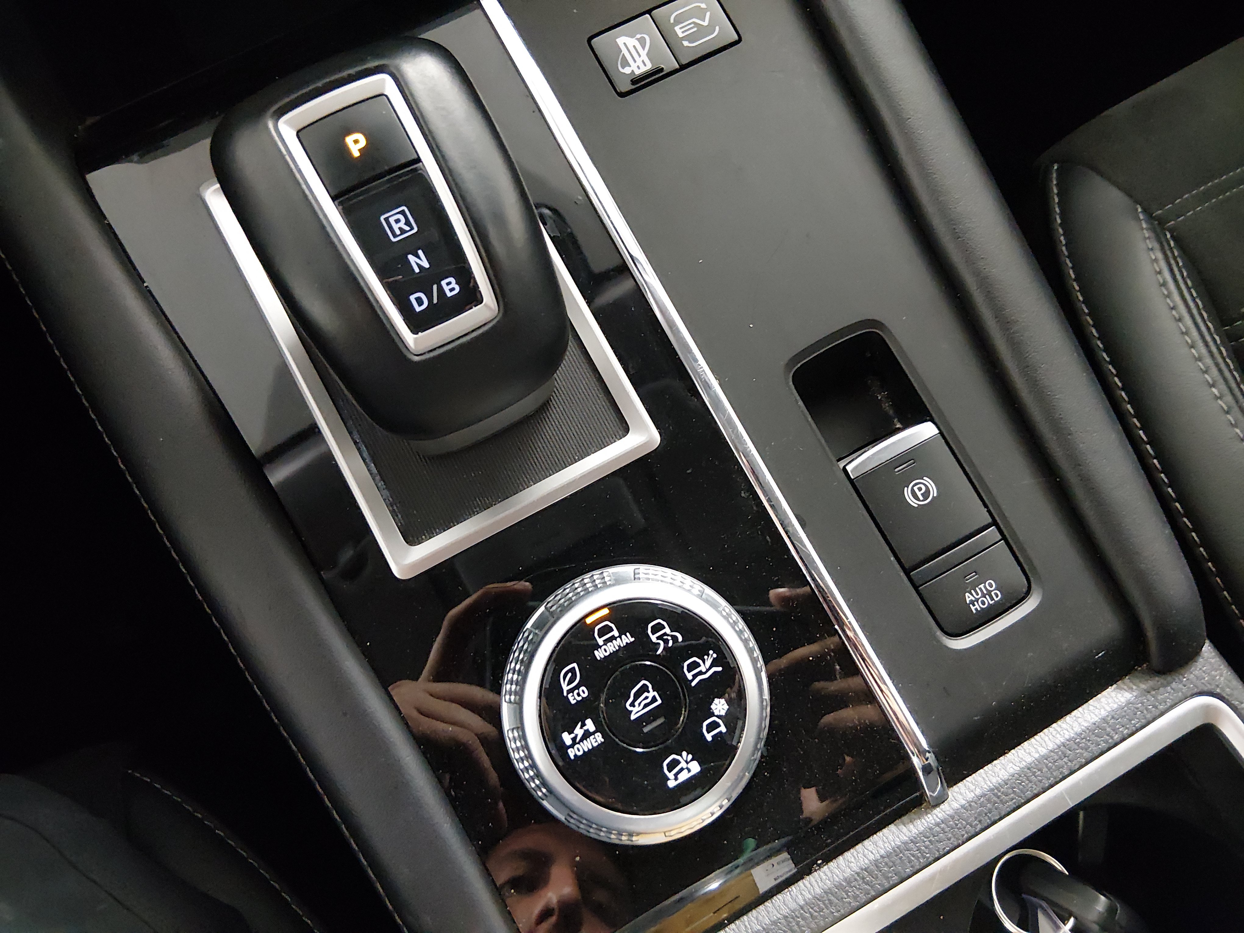 2024 Mitsubishi Outlander Plug-in Hybrid SE - Photo 16