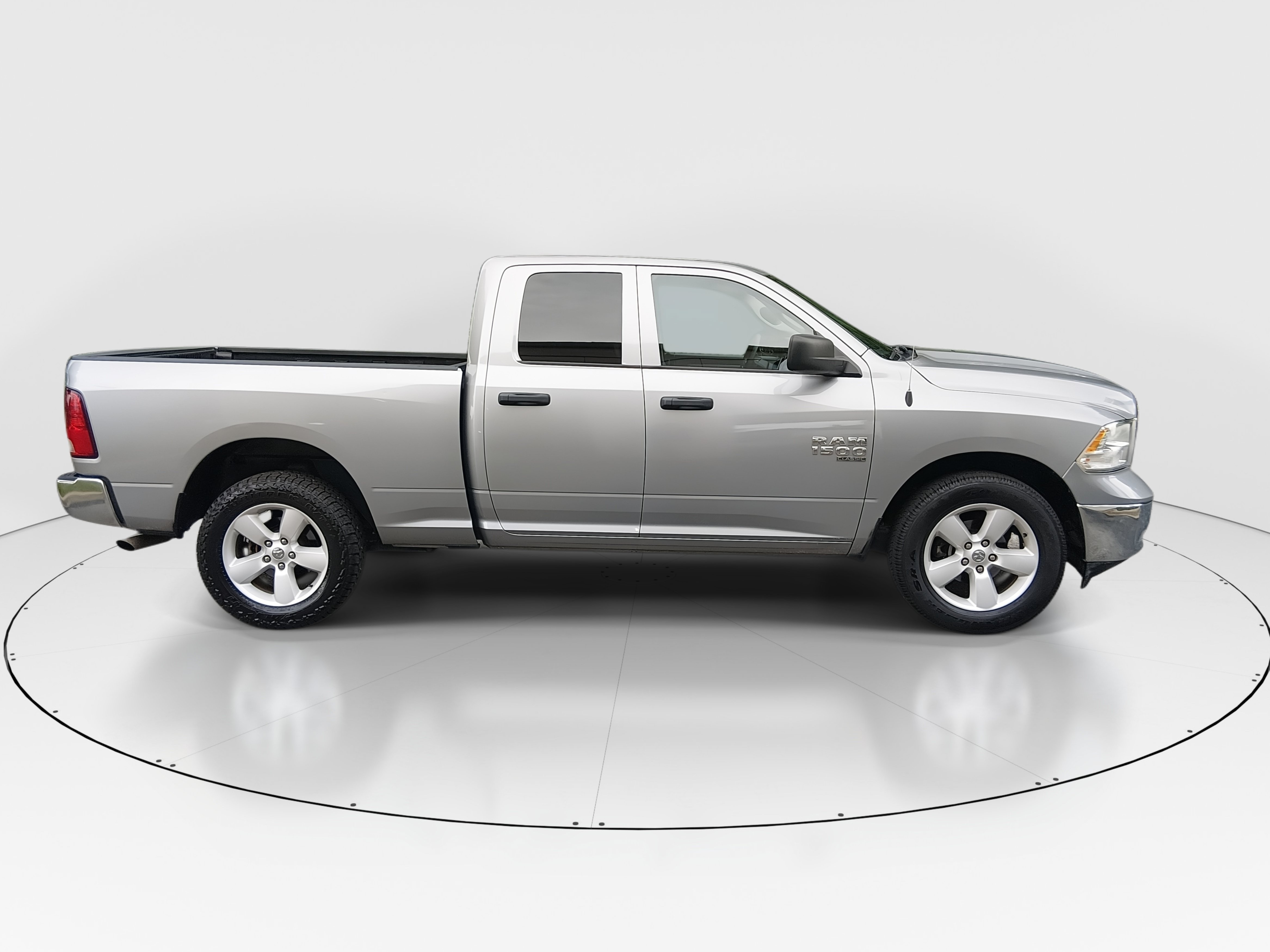 2024 RAM Ram 1500 Classic SLT - Photo 8