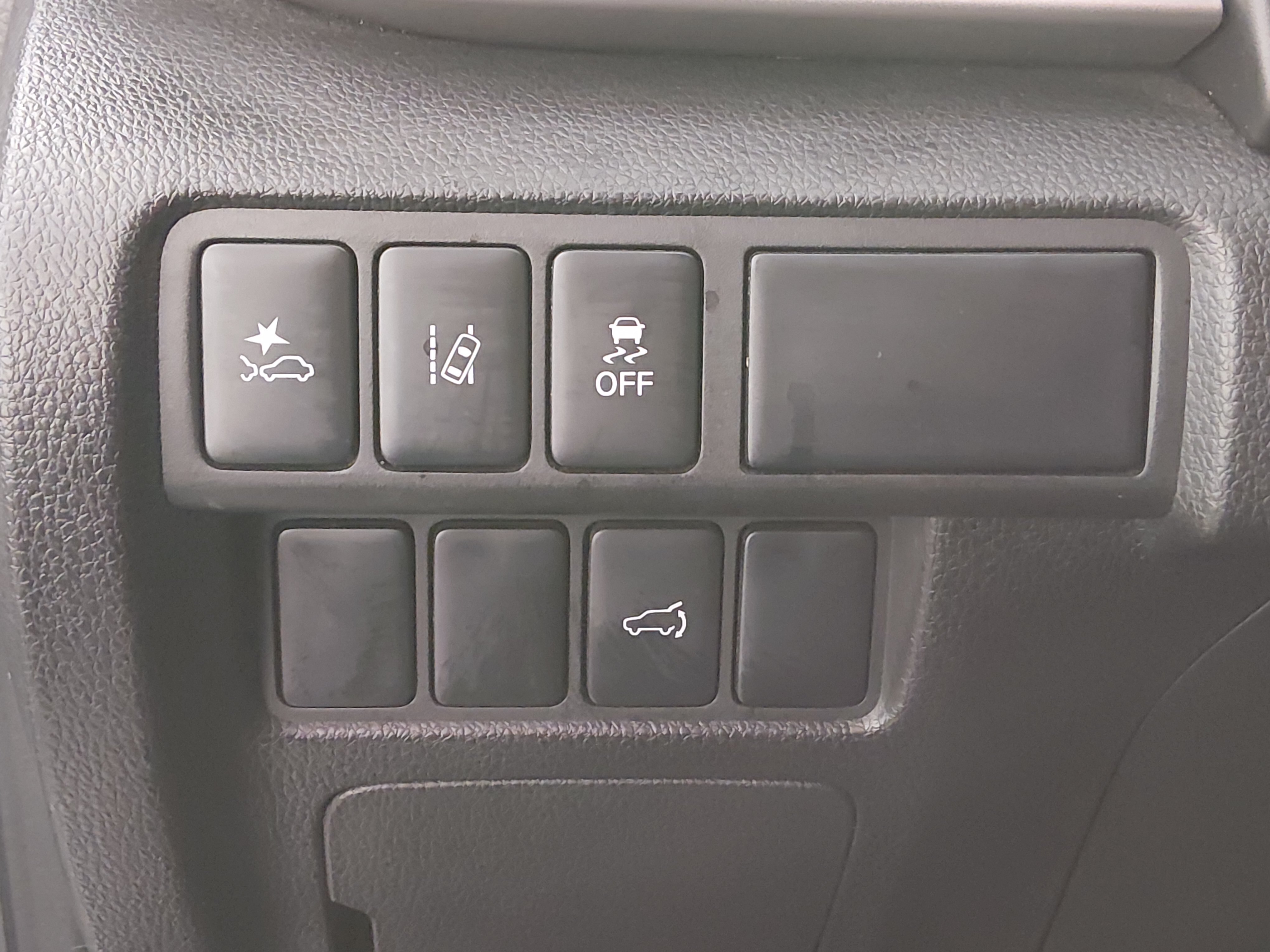 2024 Mitsubishi Eclipse Cross SE - Photo 13