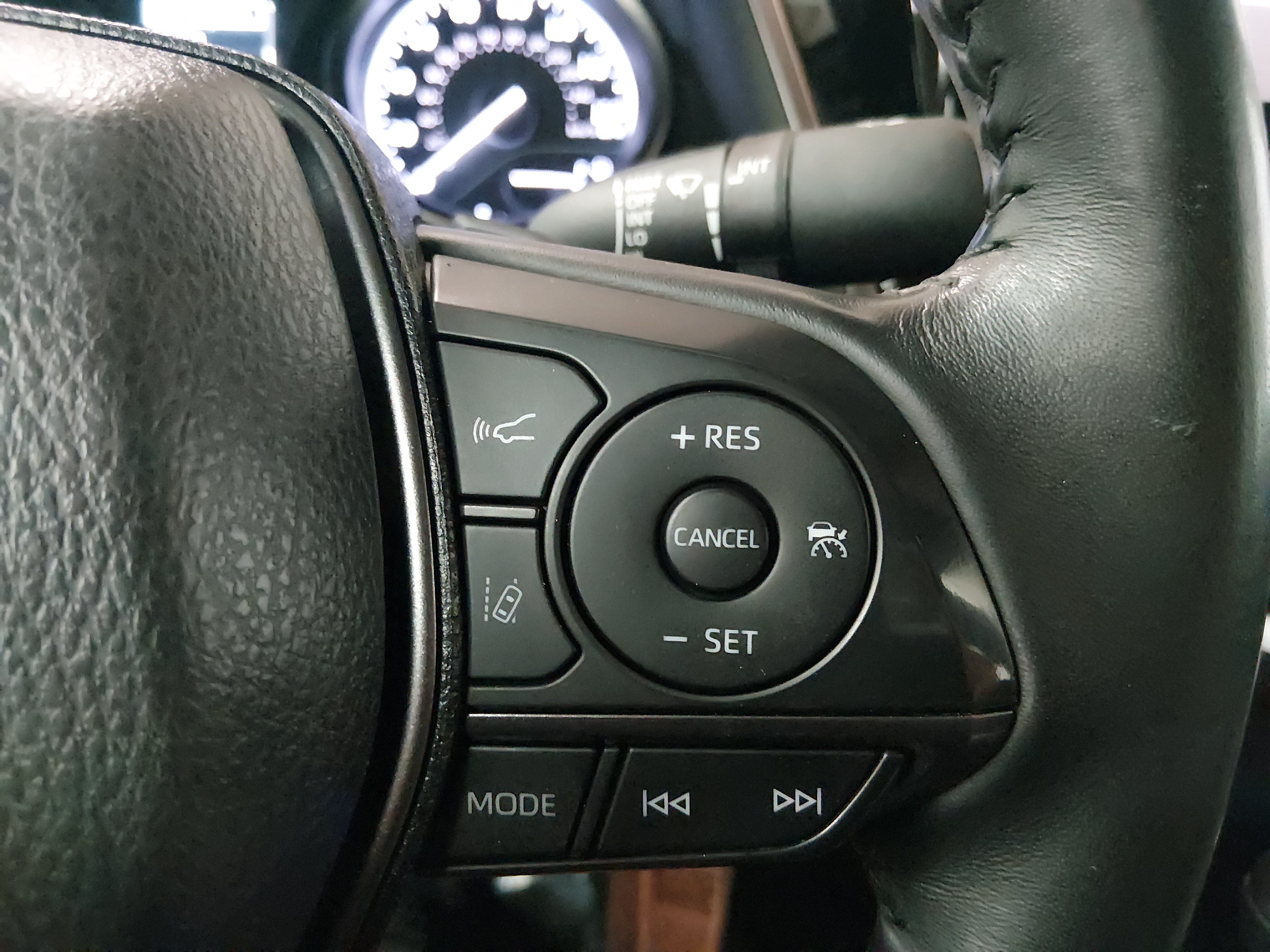 2024 Toyota Camry SE - Photo 17