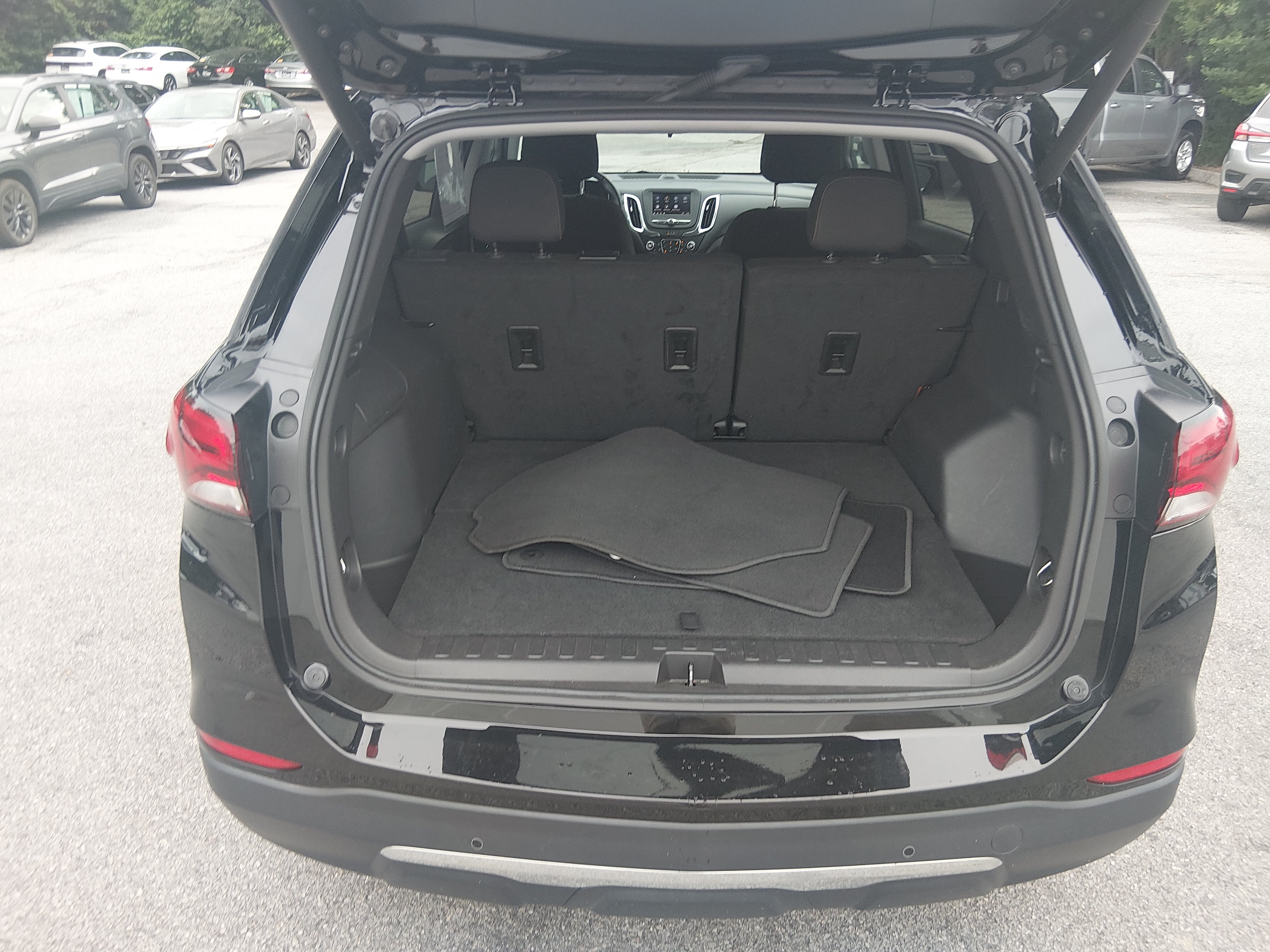 2024 Chevrolet Equinox LT - Photo 11