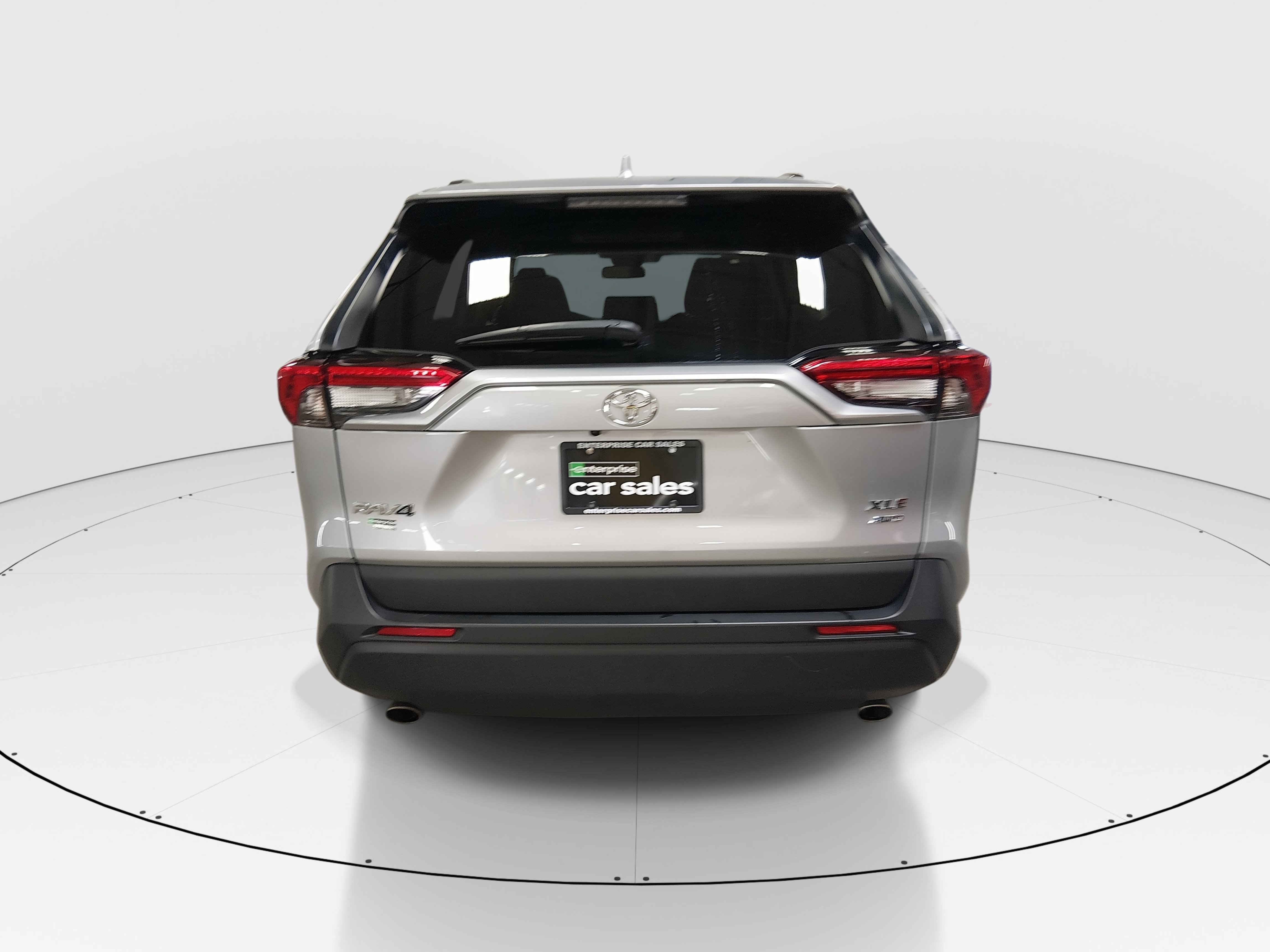 2025 Toyota RAV4 XLE - Photo 6