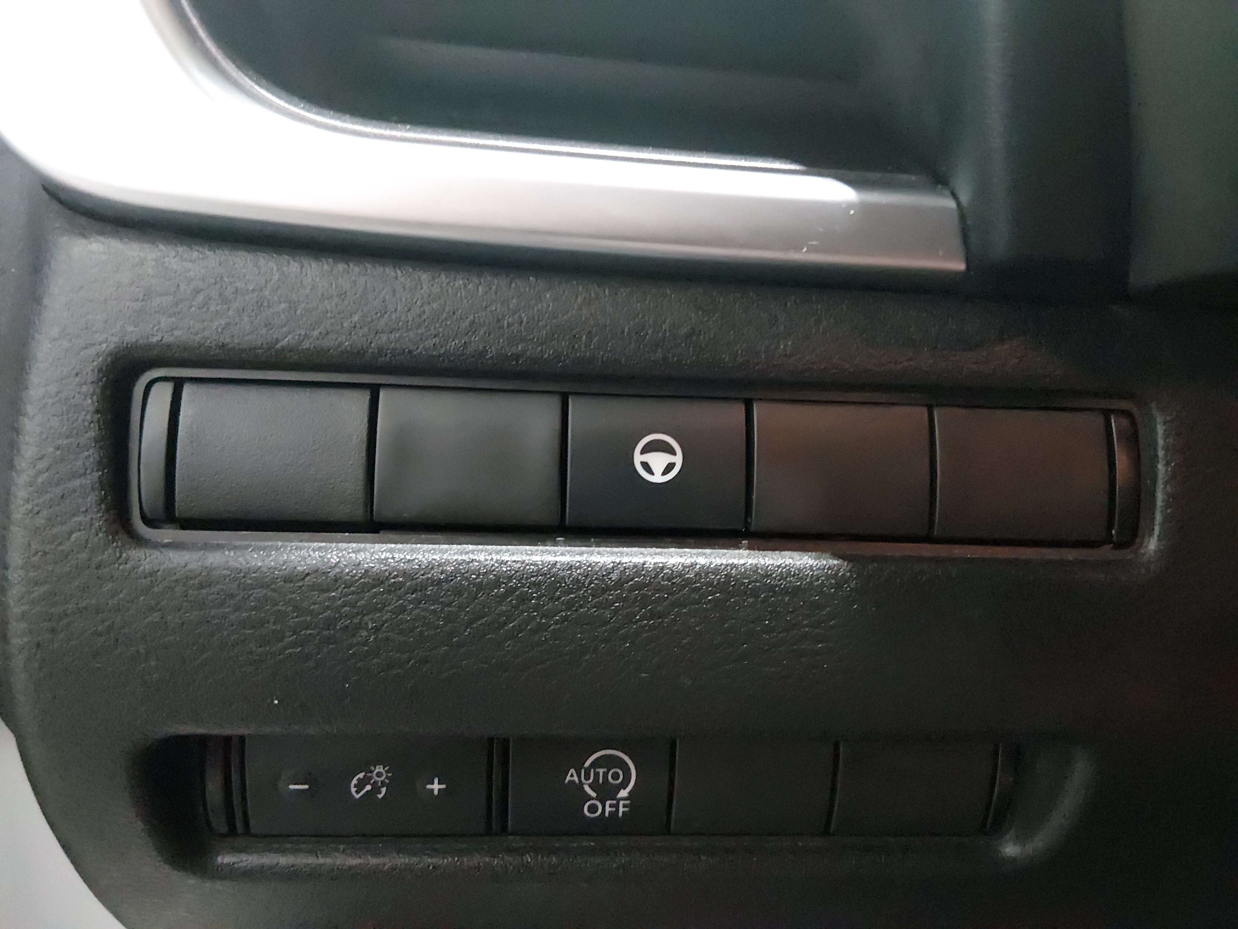 2023 Nissan Rogue SV - Photo 13